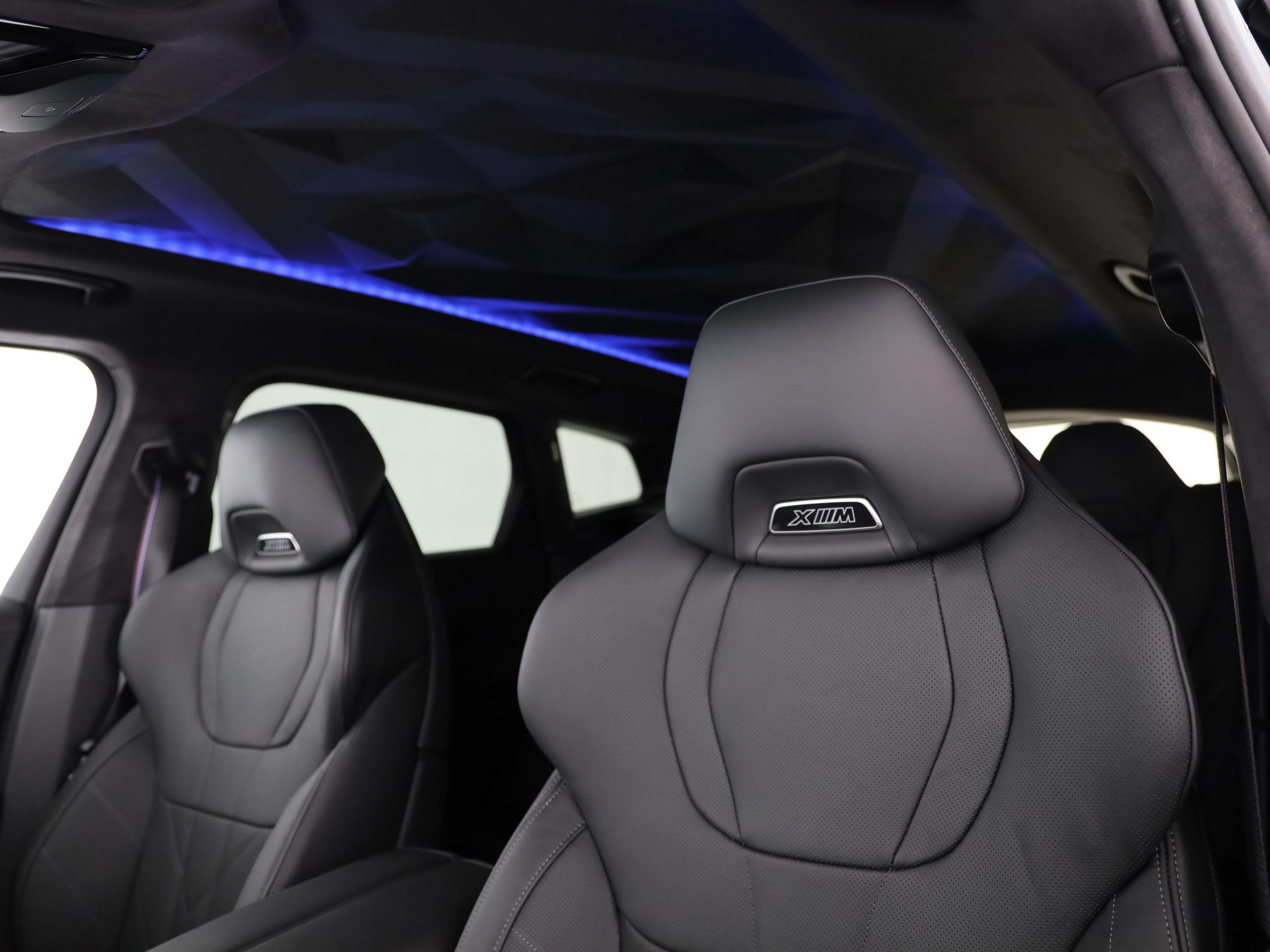 BMW XM Label Plug-in Hybrid-image-10