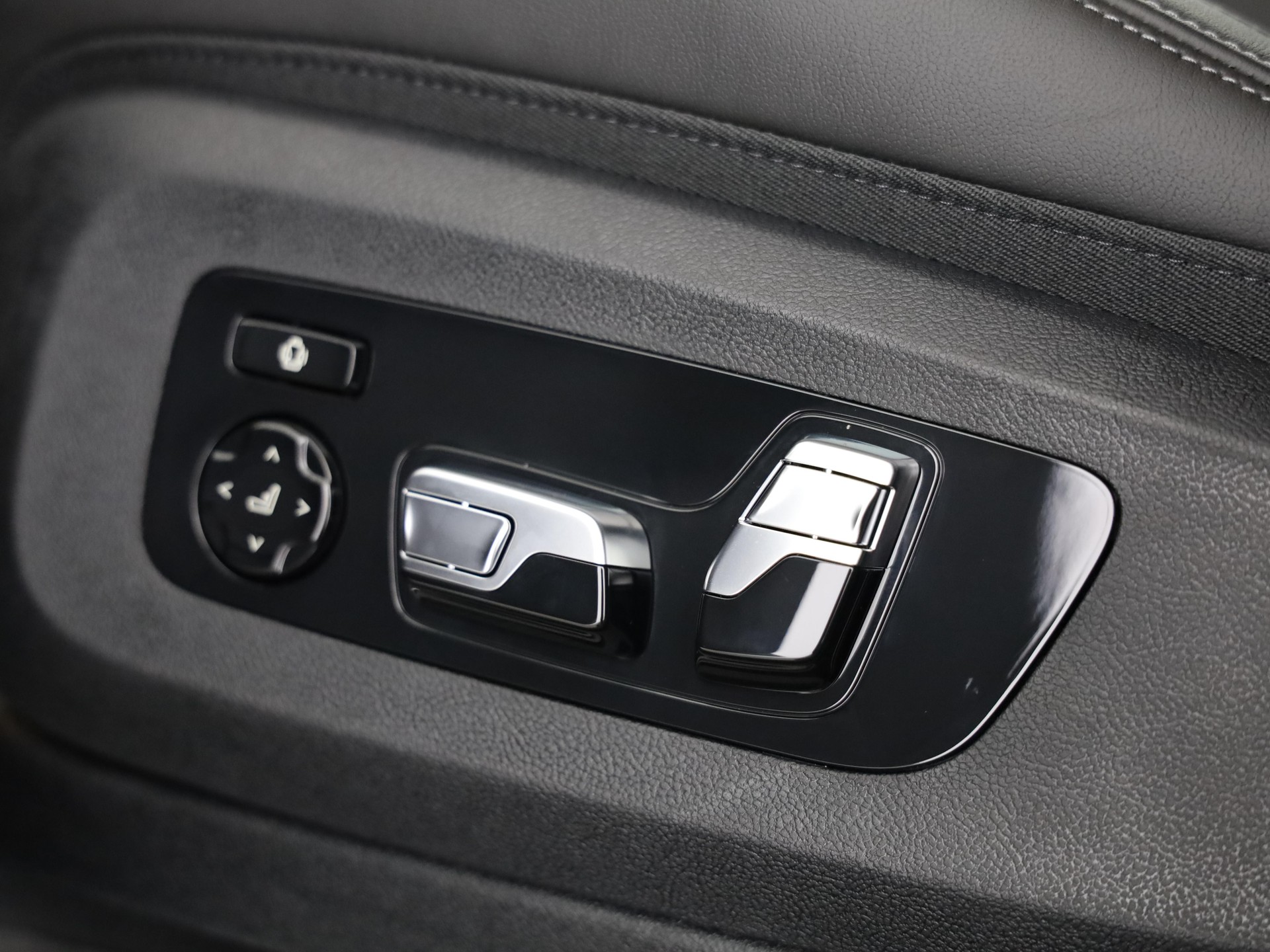 BMW XM Label Plug-in Hybrid-image-21