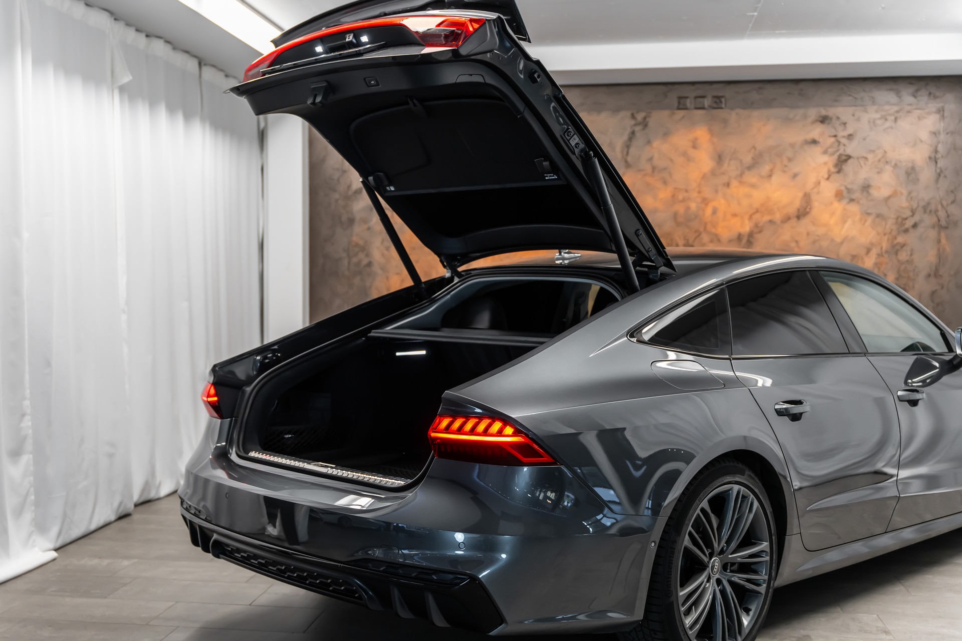 AUDI S7 Sportback TDI quattro S-tronic *Facelift*Daytona-Grau*Fahrassist*-image-8