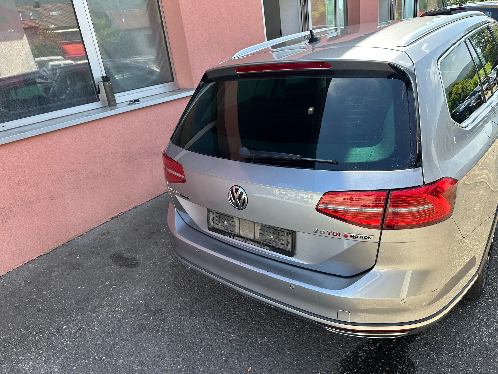 VW Passat Alltrack 2.0 TDI BMT 4Motion DSG-image-6