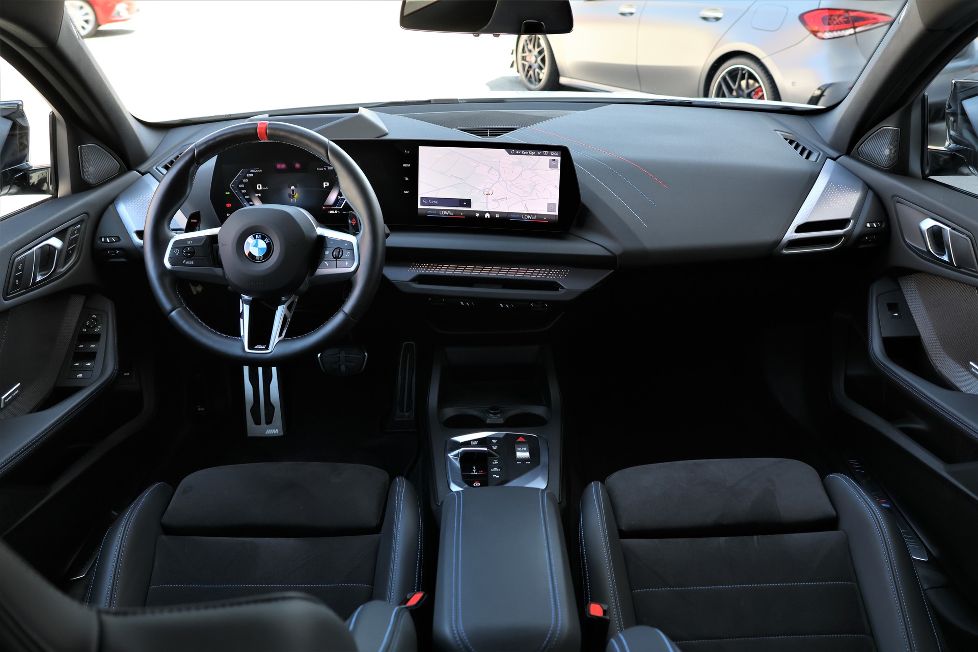 BMW M135 xDrive M Sport Pro (CH)-image-13