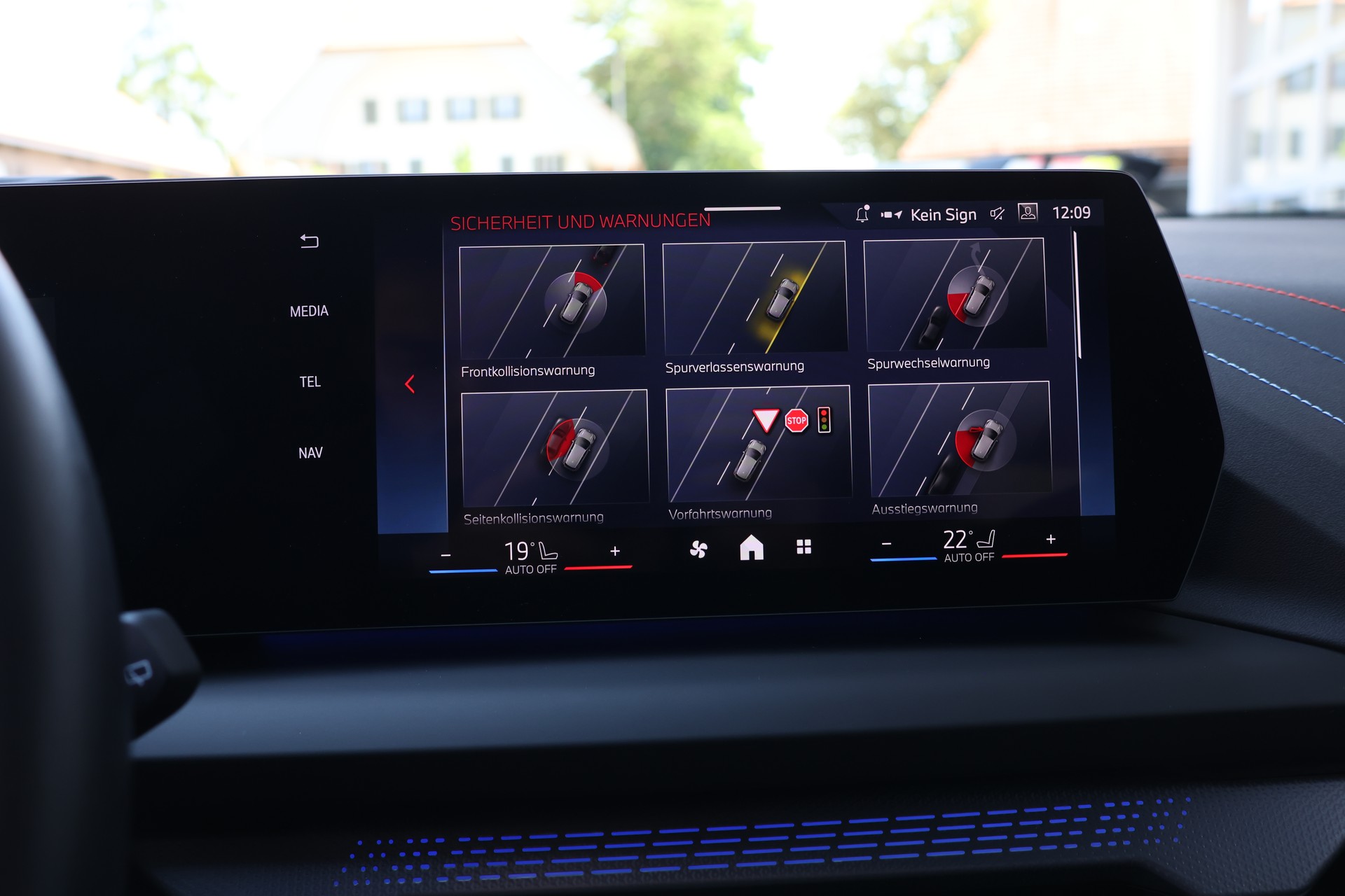 BMW M135 xDrive M Sport Pro (CH)-image-22