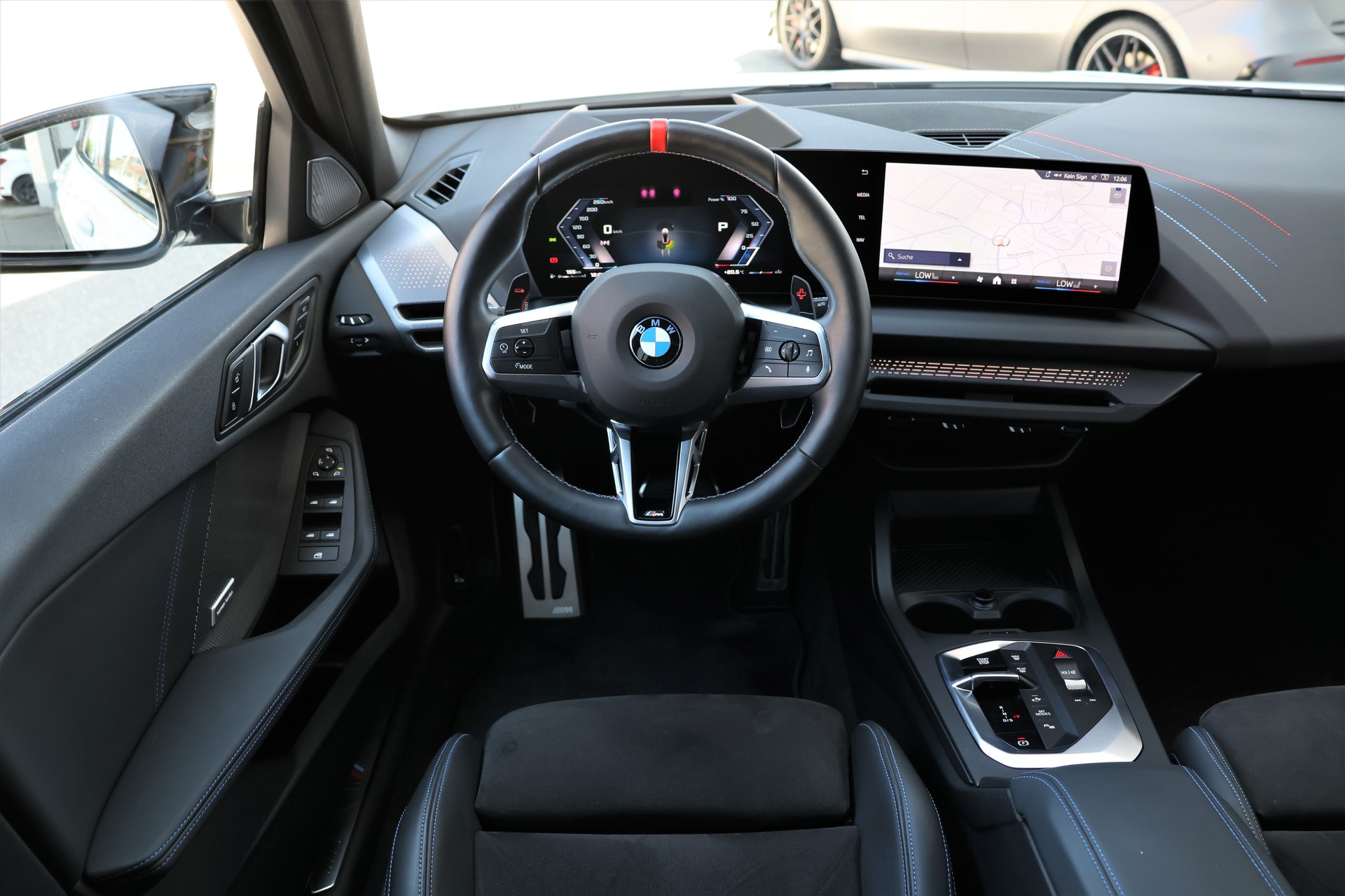 BMW M135 xDrive M Sport Pro (CH)-image-11