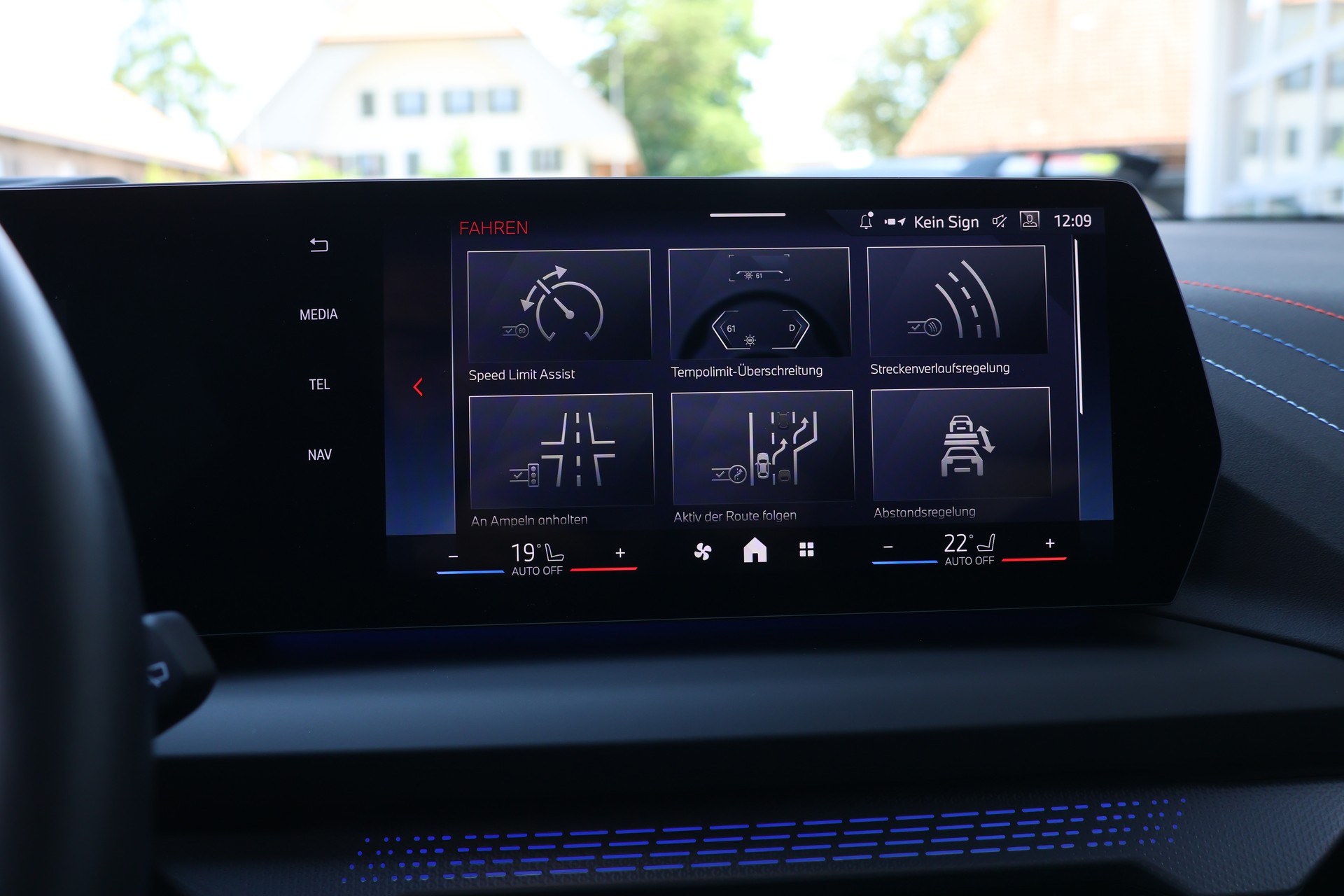 BMW M135 xDrive M Sport Pro (CH)-image-24