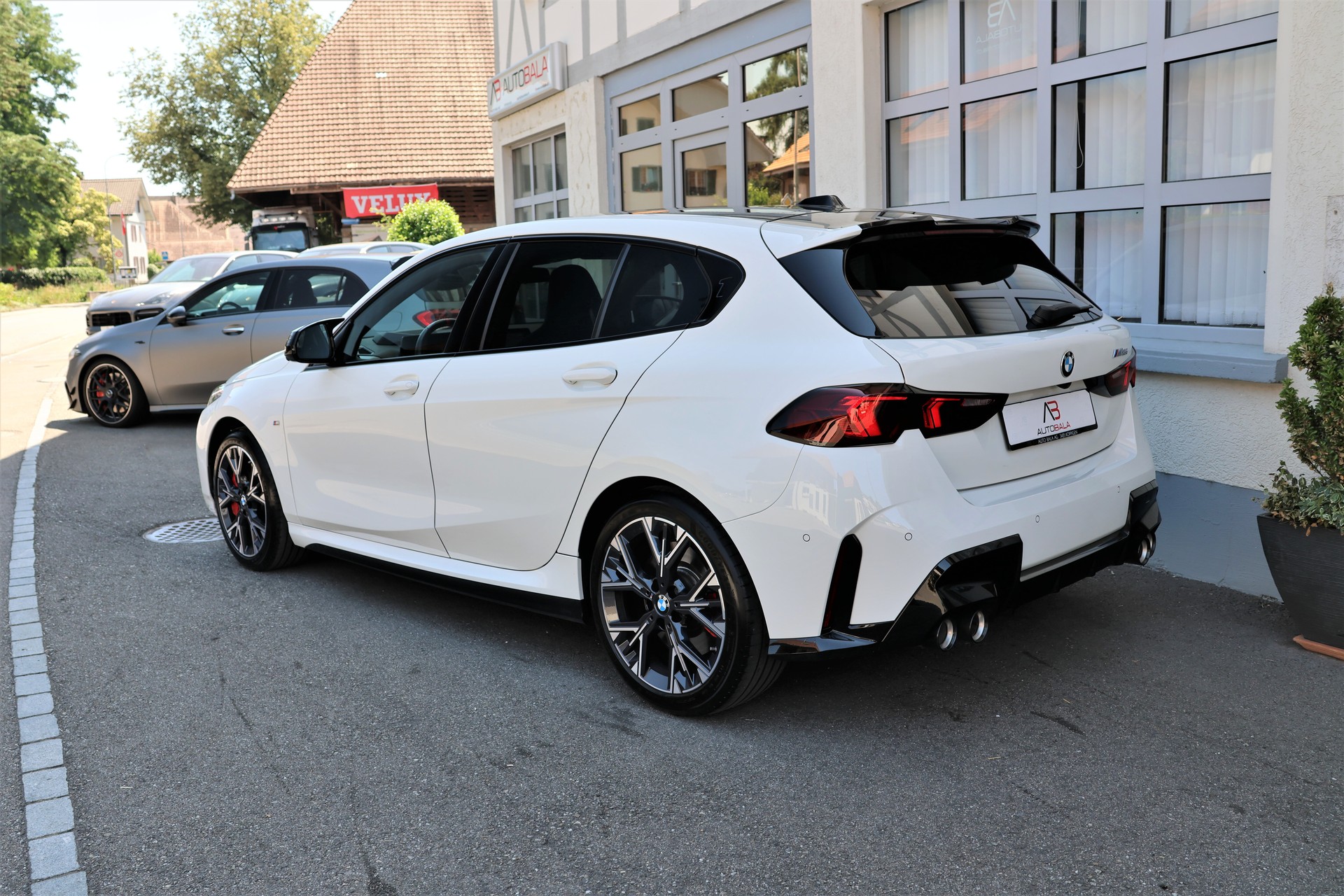 BMW M135 xDrive M Sport Pro (CH)-image-4