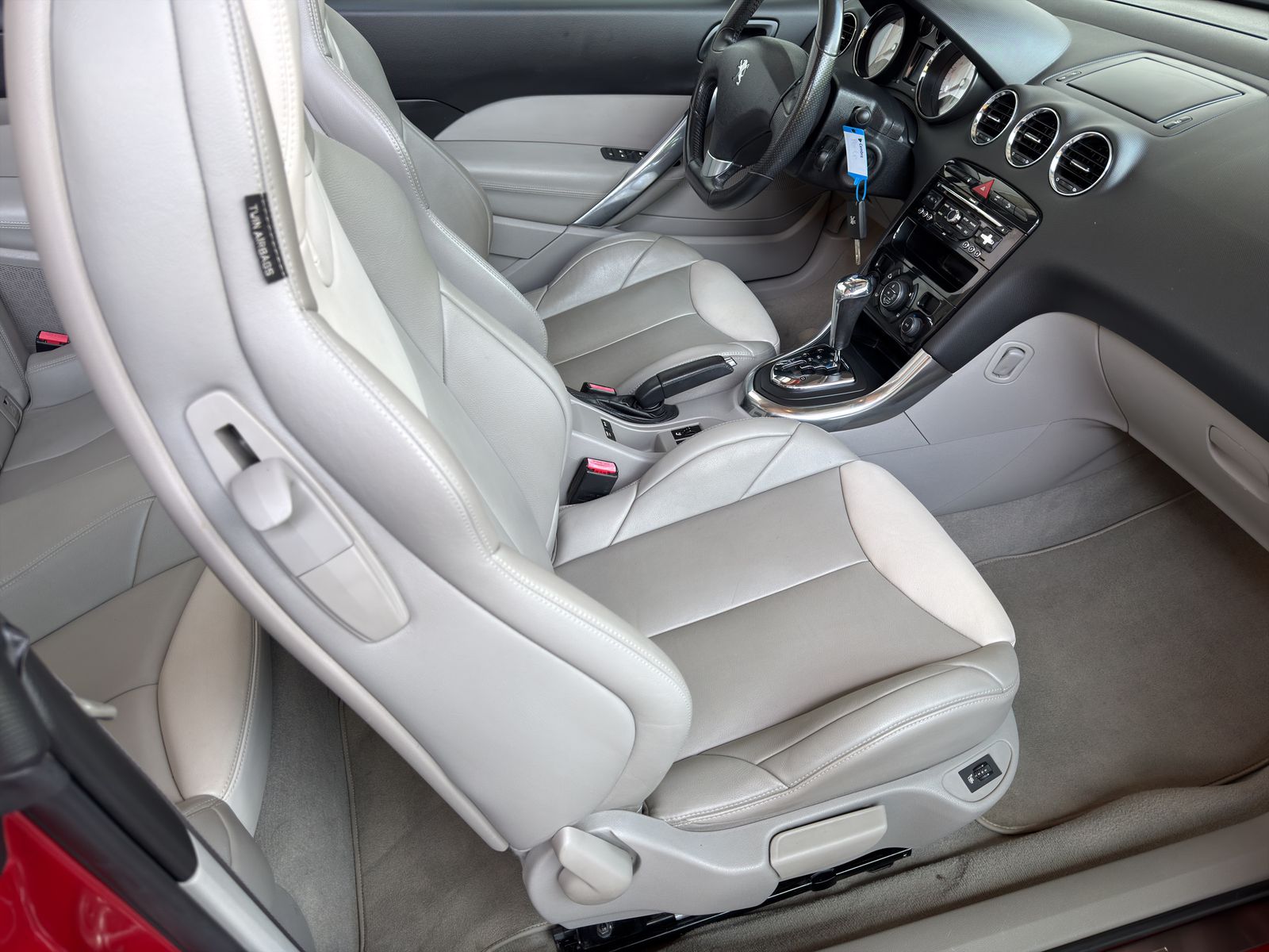PEUGEOT 308 CC 2.0 HDI Sport Pack Automatic-image-12