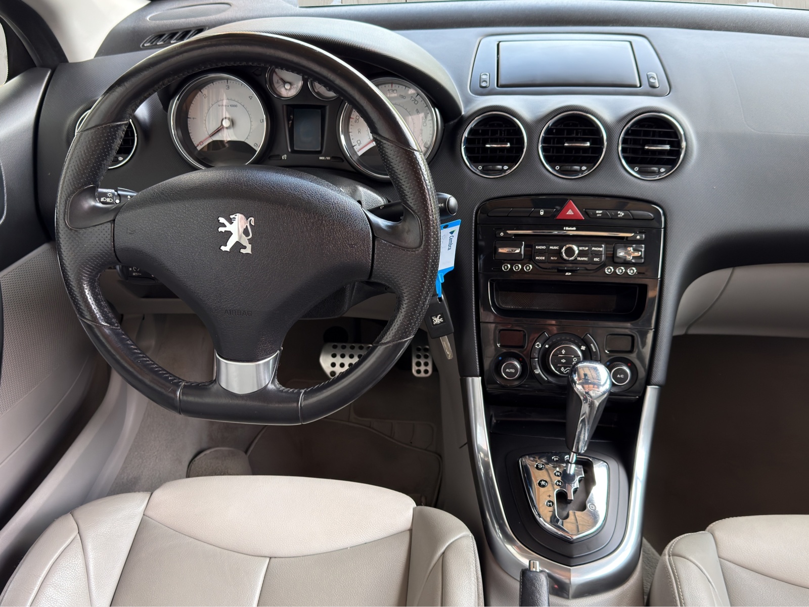 PEUGEOT 308 CC 2.0 HDI Sport Pack Automatic-image-9