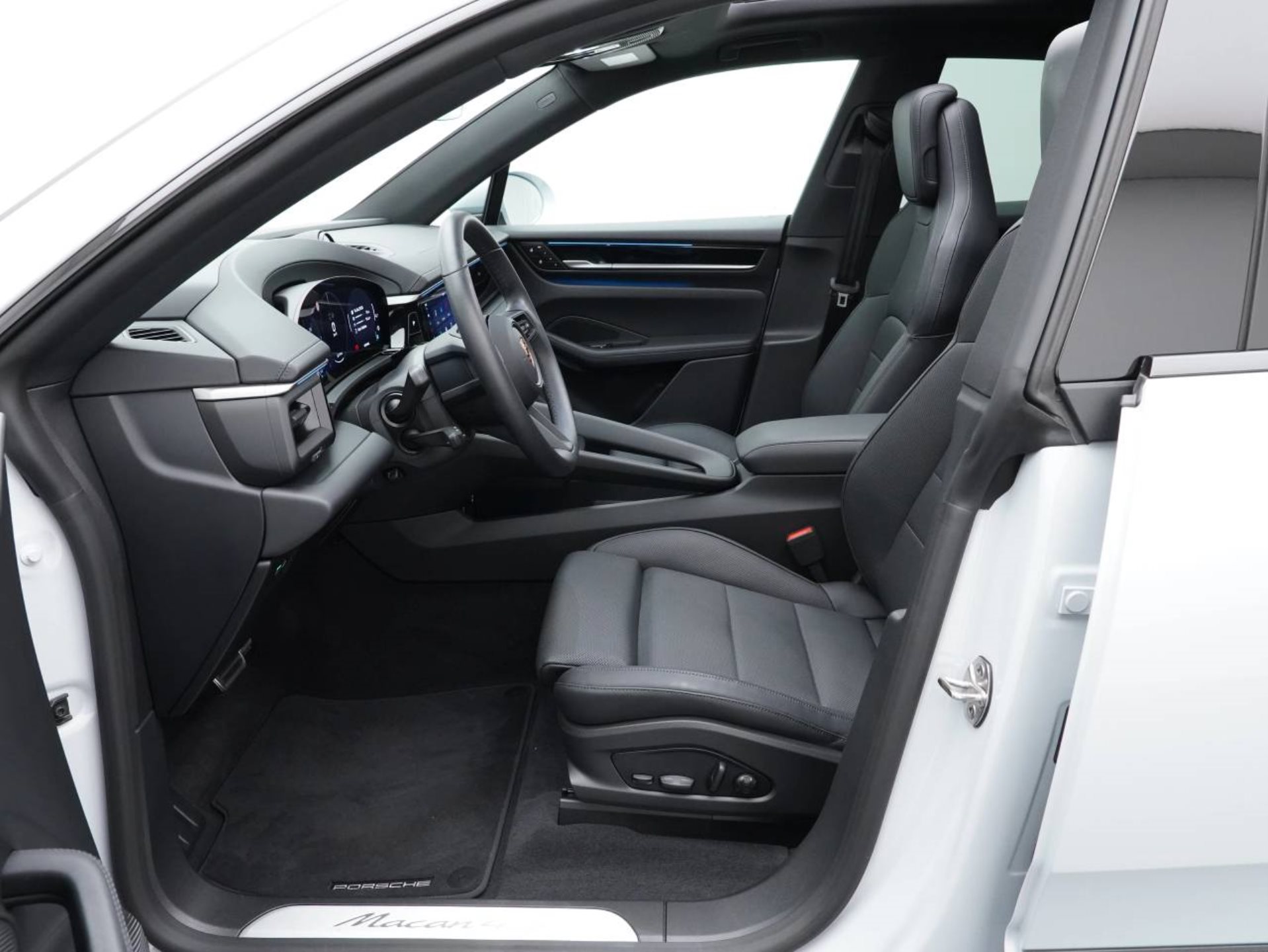 PORSCHE Macan 4S-image-4