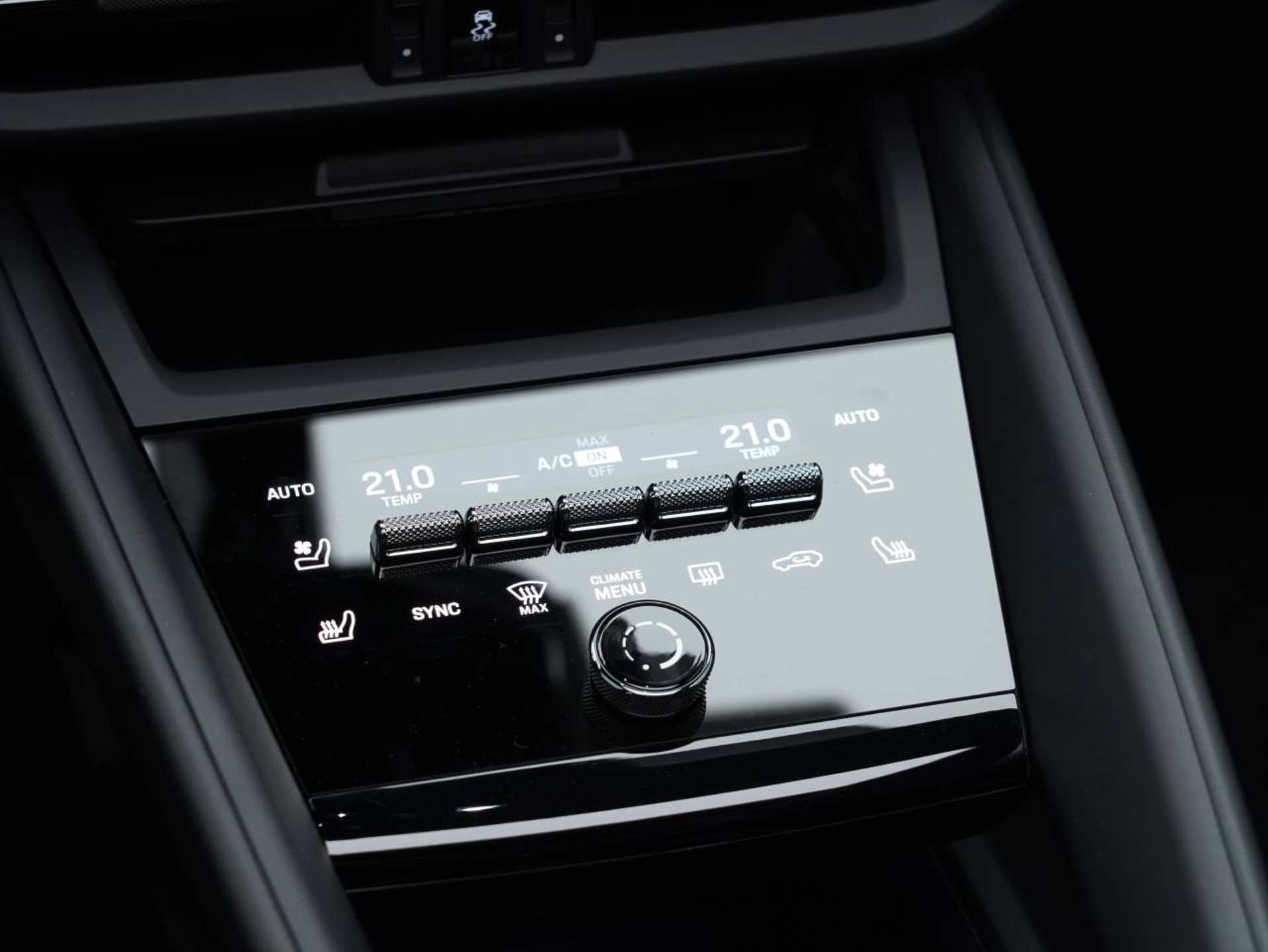 PORSCHE Macan 4S-image-19