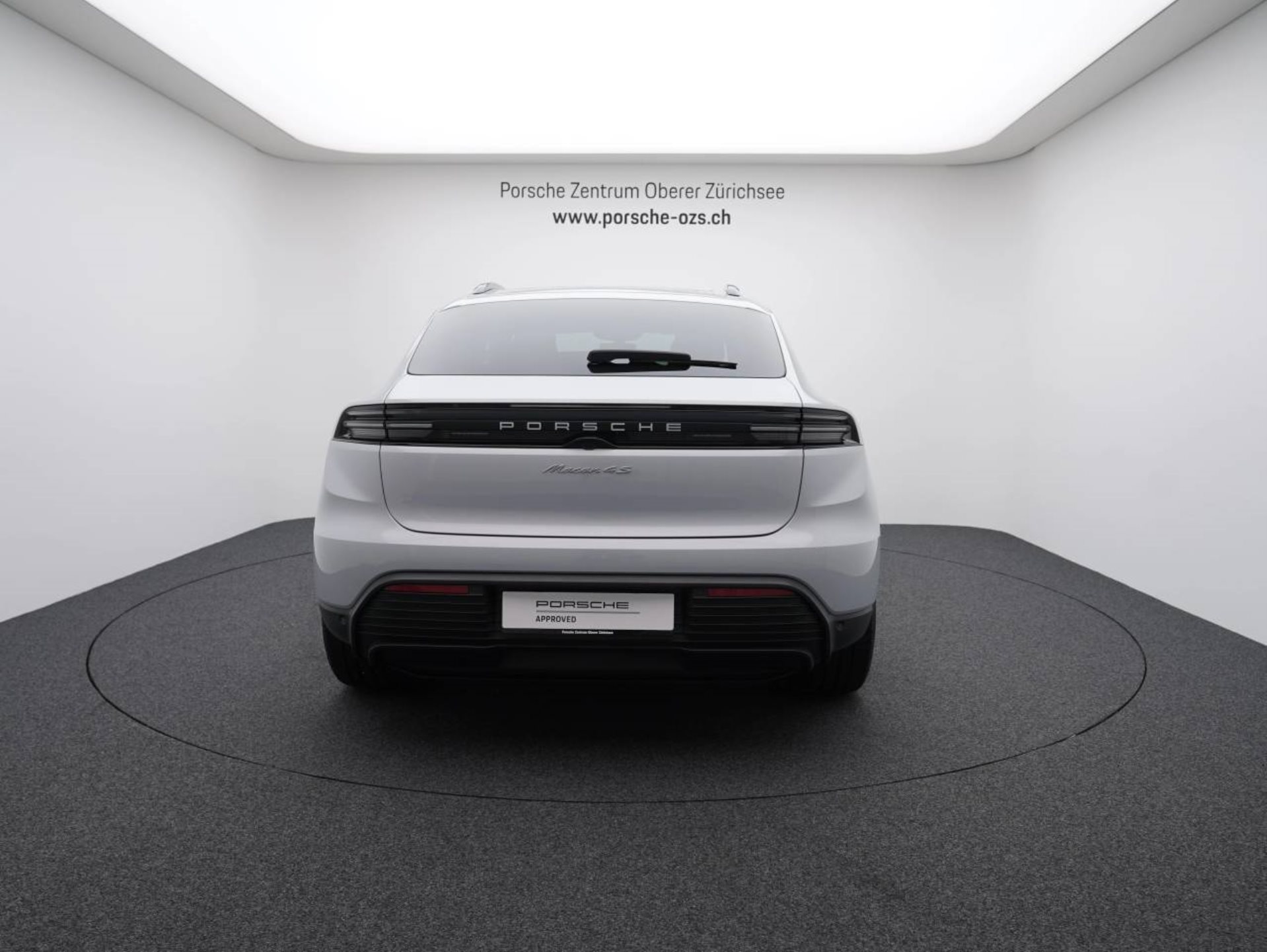 PORSCHE Macan 4S-image-5