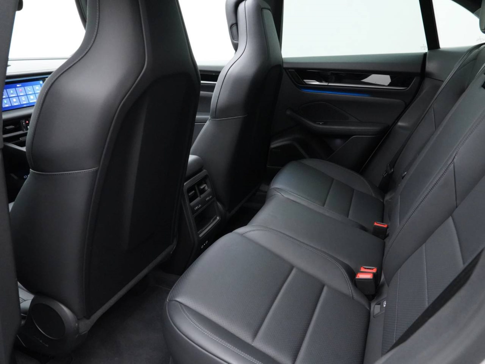 PORSCHE Macan 4S-image-28