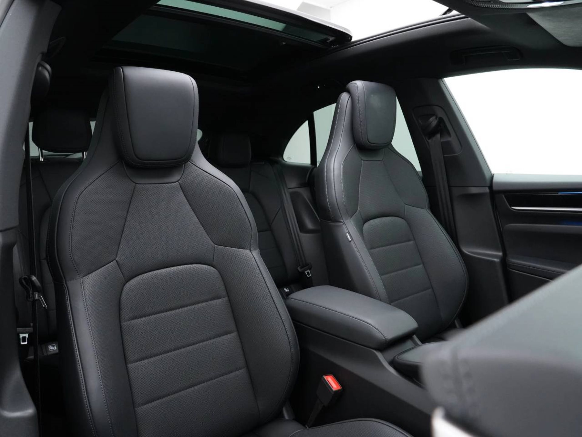 PORSCHE Macan 4S-image-26