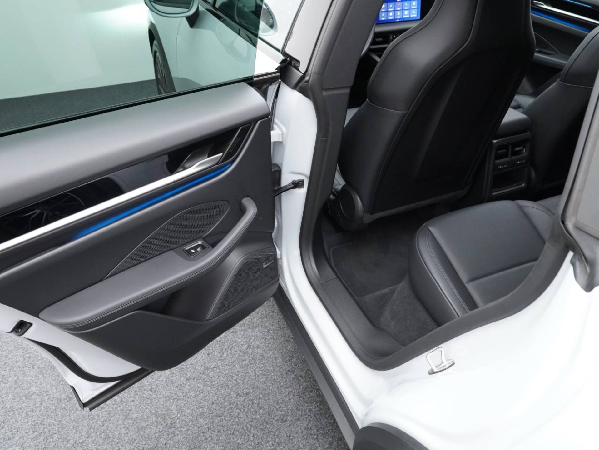 PORSCHE Macan 4S-image-27