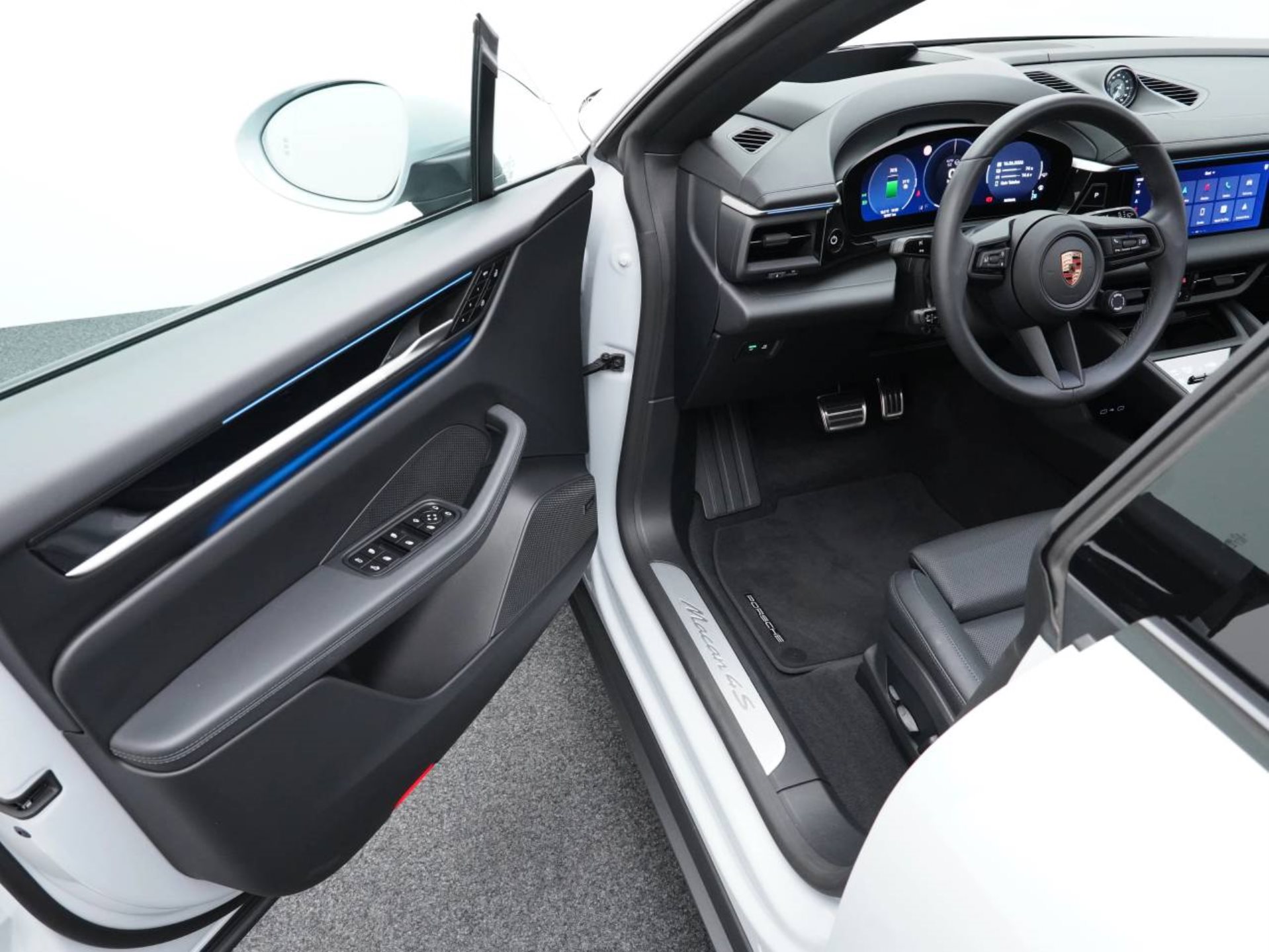 PORSCHE Macan 4S-image-3