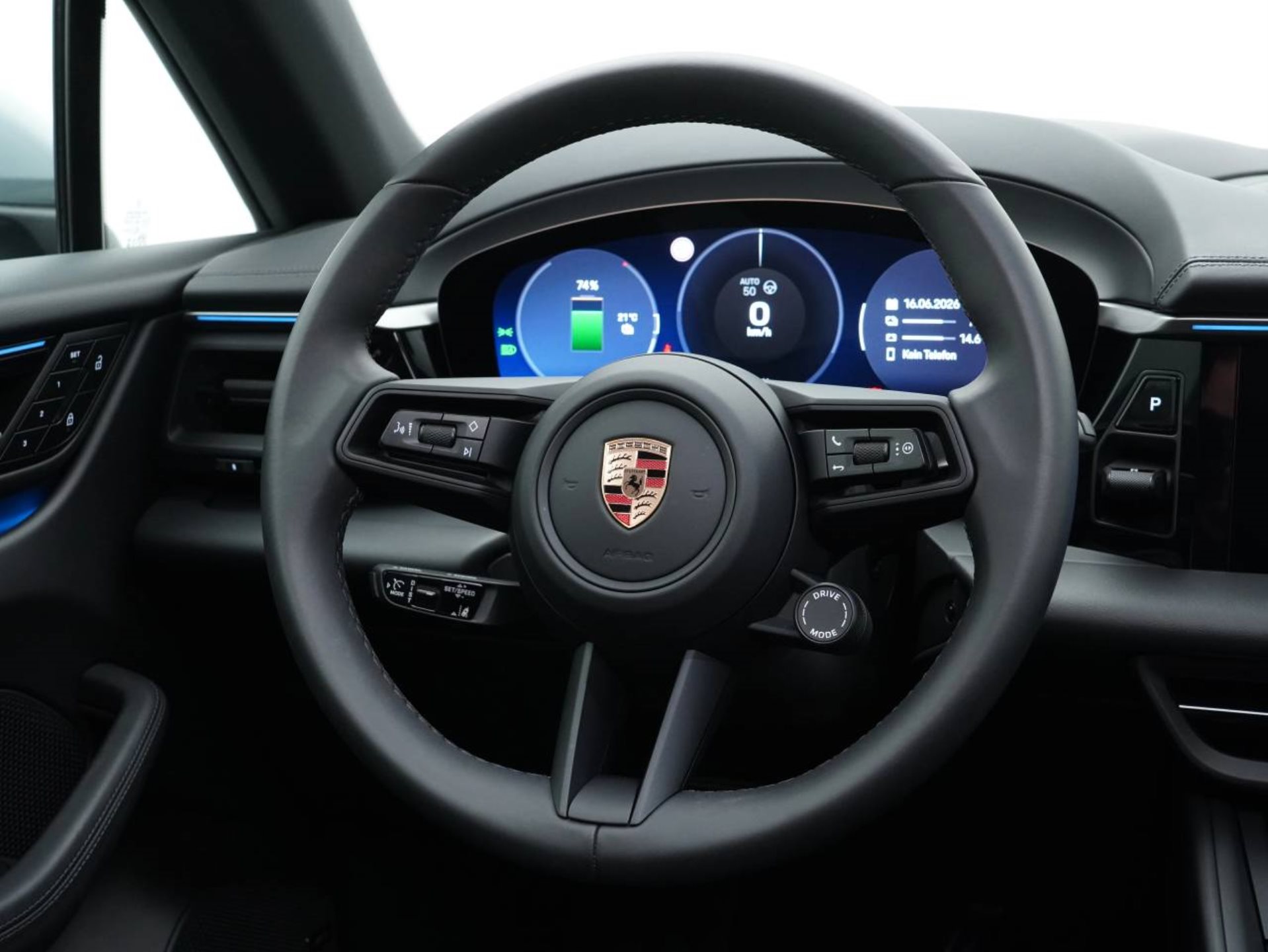 PORSCHE Macan 4S-image-15
