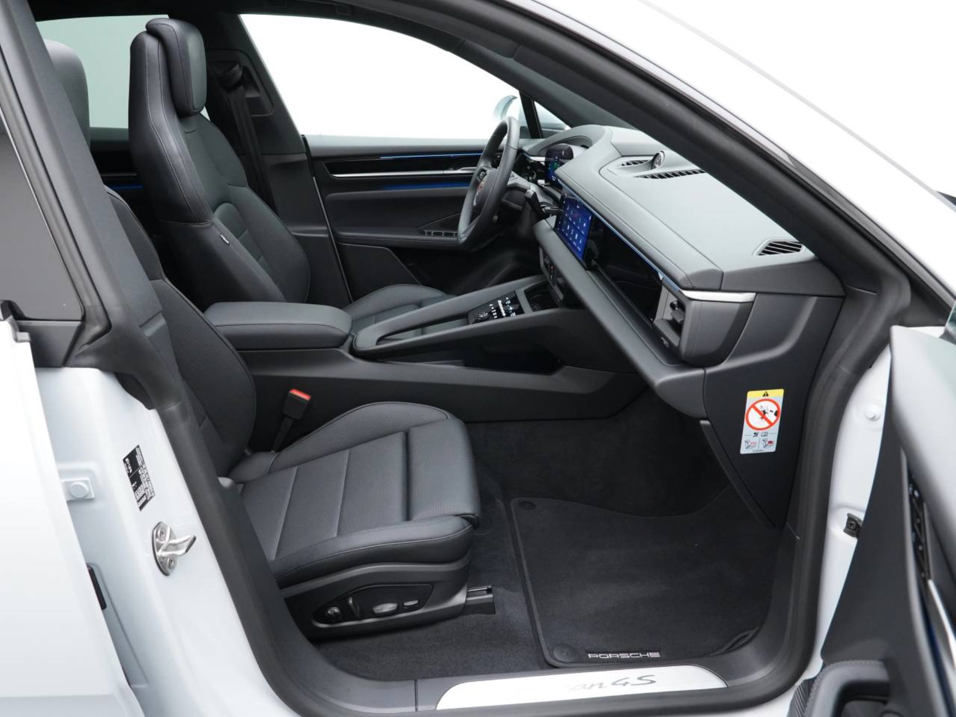 PORSCHE Macan 4S-image-25