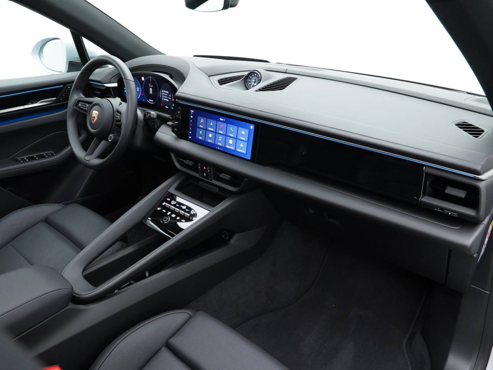 PORSCHE Macan 4S-image-24