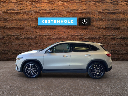 MERCEDES-BENZ EQA 300 4M Swiss Star AMG-showroom-element-3