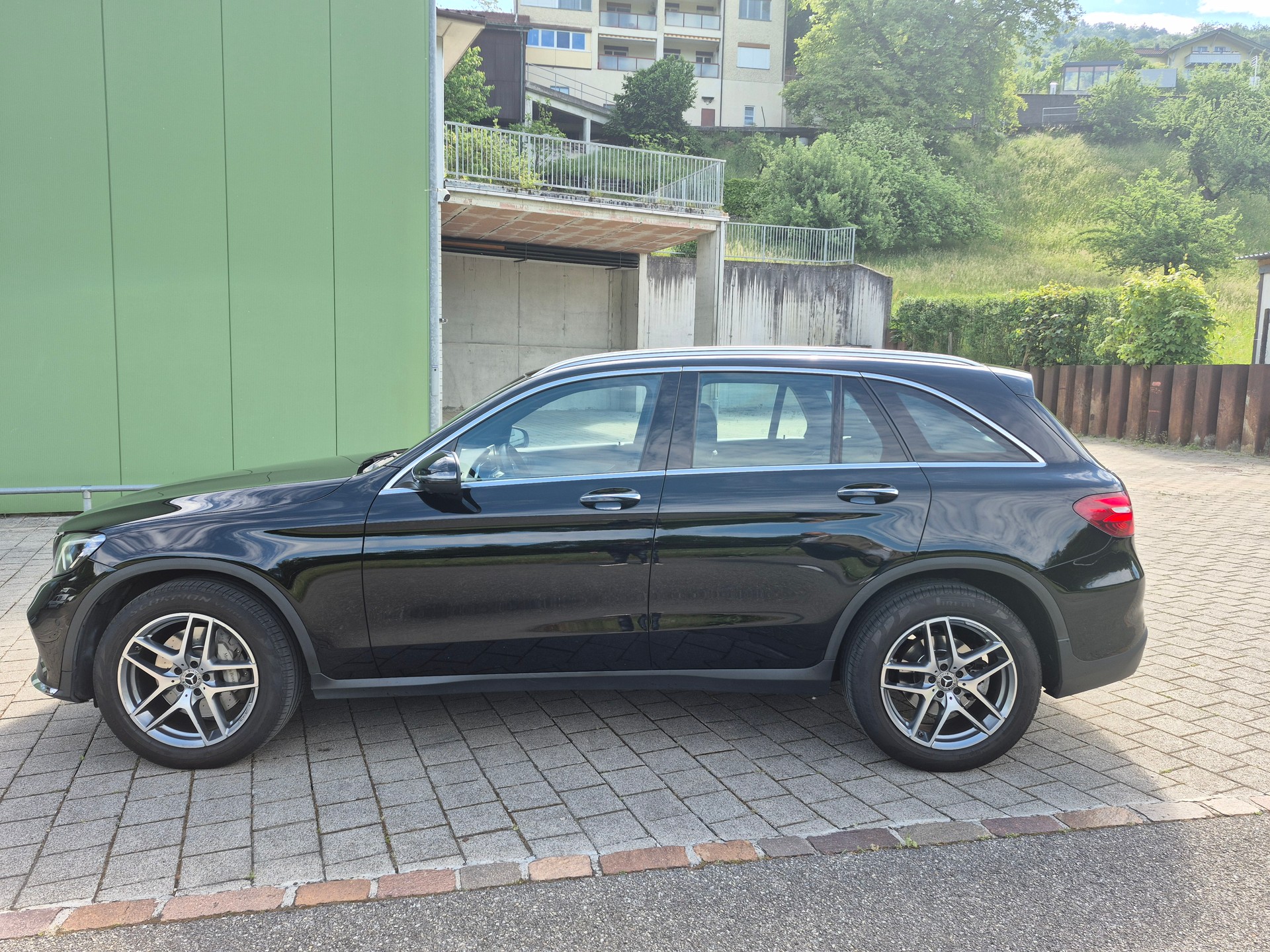 MERCEDES-BENZ GLC 250 d AMG Line 4Matic 9G-Tronic-image-4