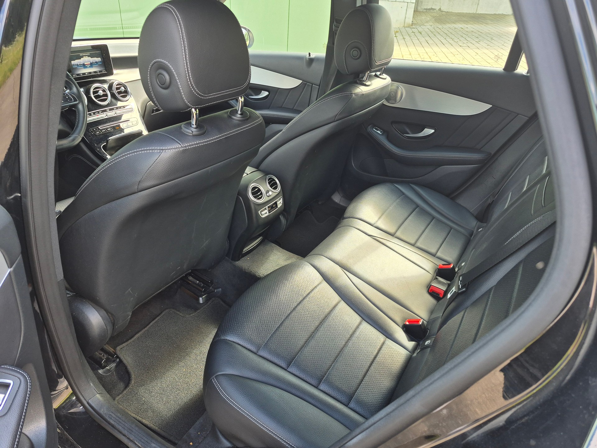 MERCEDES-BENZ GLC 250 d AMG Line 4Matic 9G-Tronic-image-7