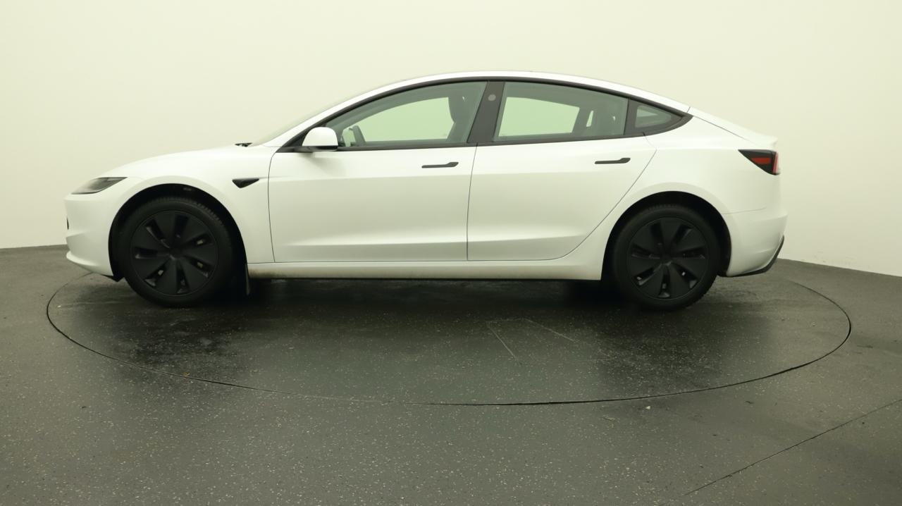 TESLA Model 3 Long Range RWD-image-1