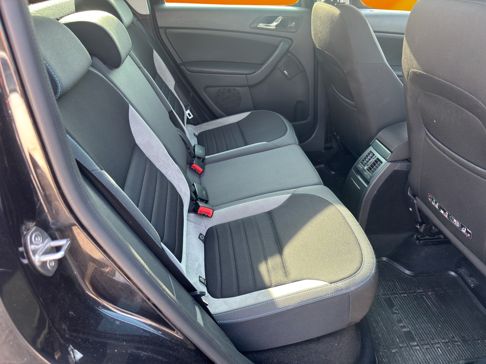 SKODA Yeti 2.0 TDI Outdoor Swiss Joy 4x4-image-12