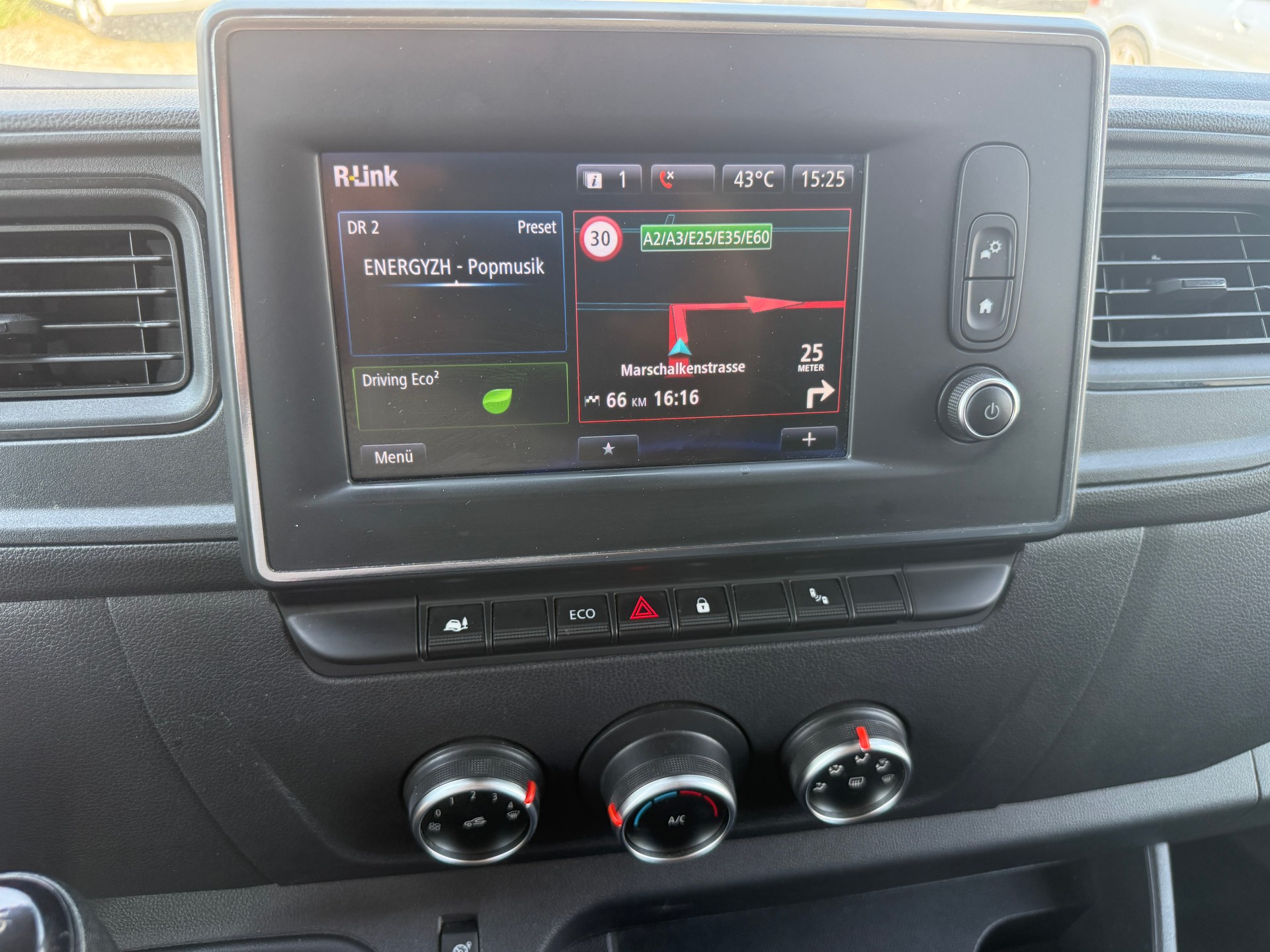 RENAULT Master T33 2.3dCi 135 L1H1-image-9