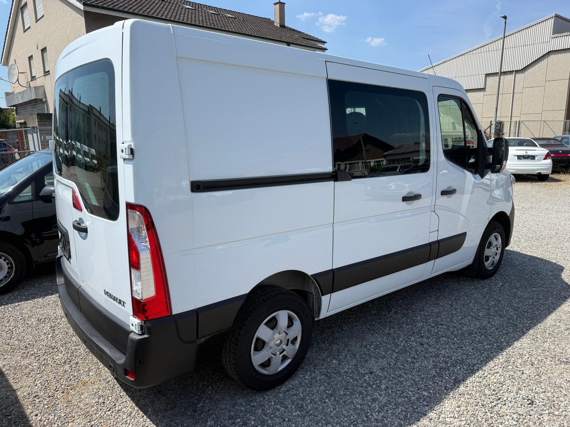 RENAULT Master T33 2.3dCi 135 L1H1-image-4