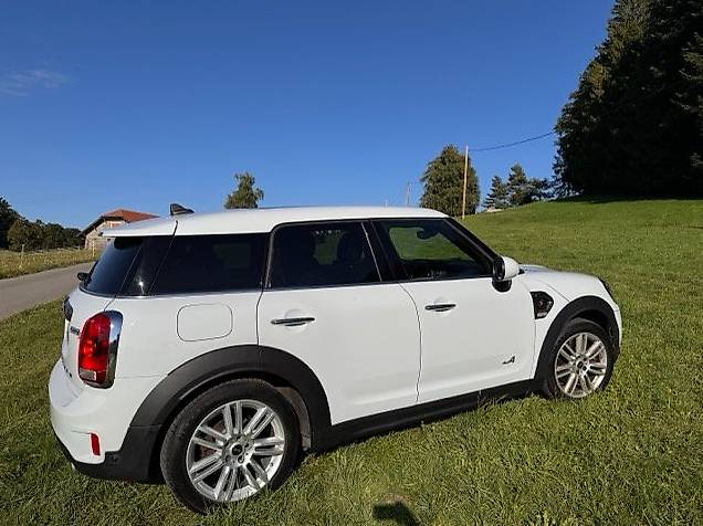 MINI 2.0i Cooper S ALL4-image-1