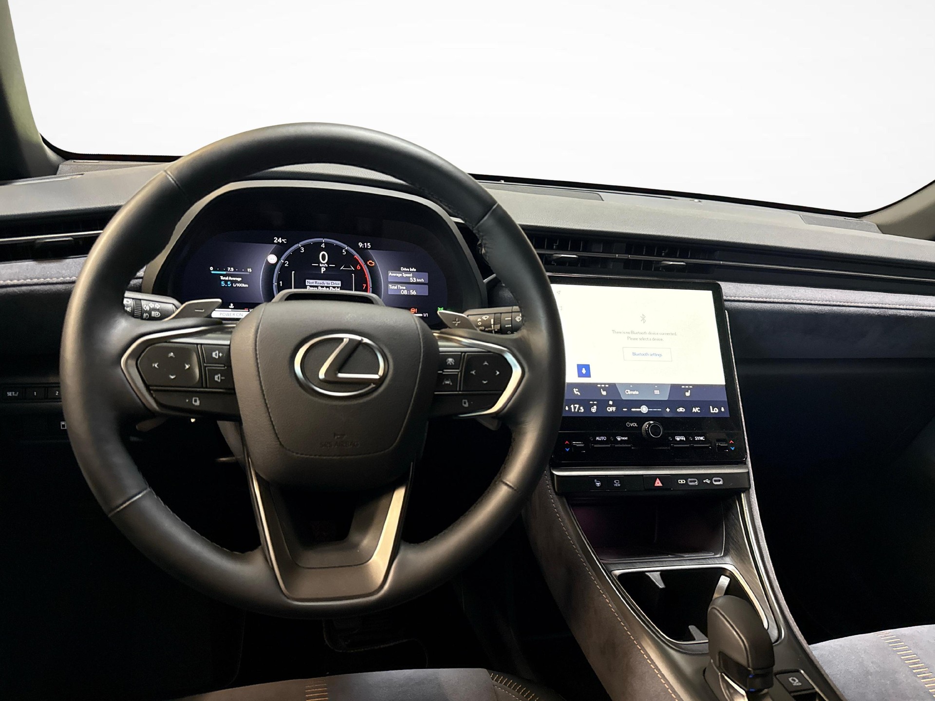 LEXUS LBX 1.5 Hybrid Cool AWD-image-8