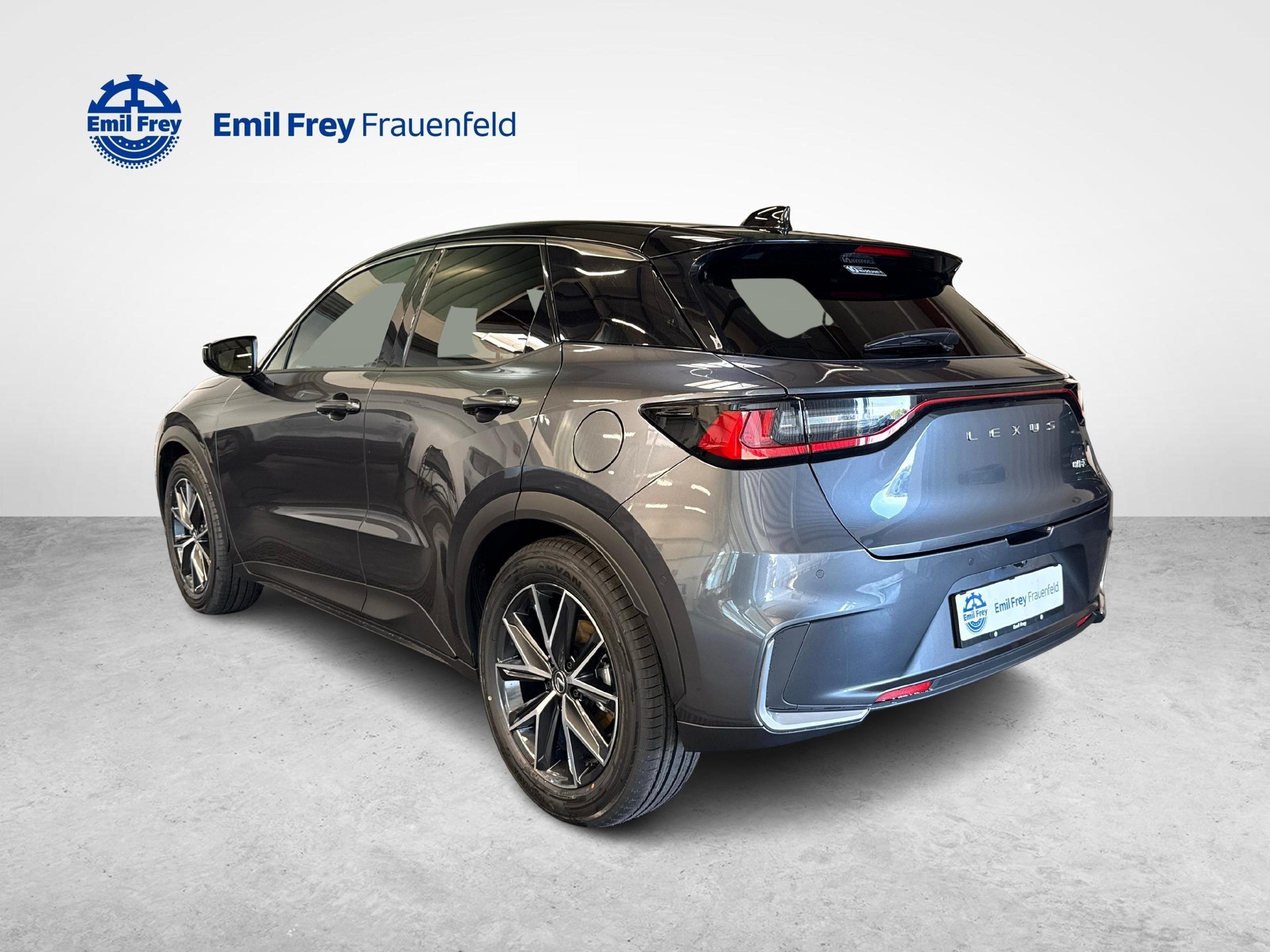 LEXUS LBX 1.5 Hybrid Cool AWD-image-2