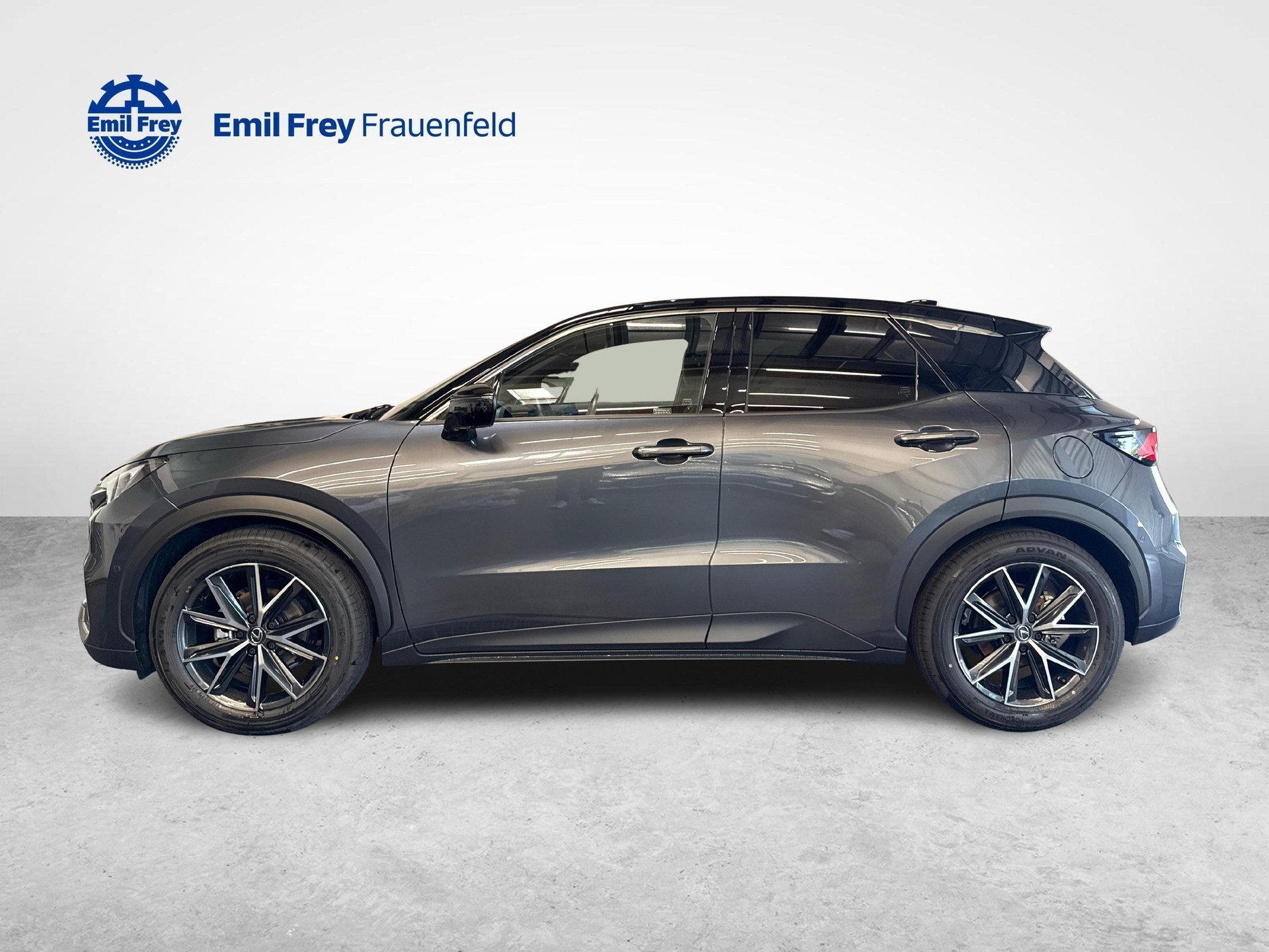 LEXUS LBX 1.5 Hybrid Cool AWD-image-1