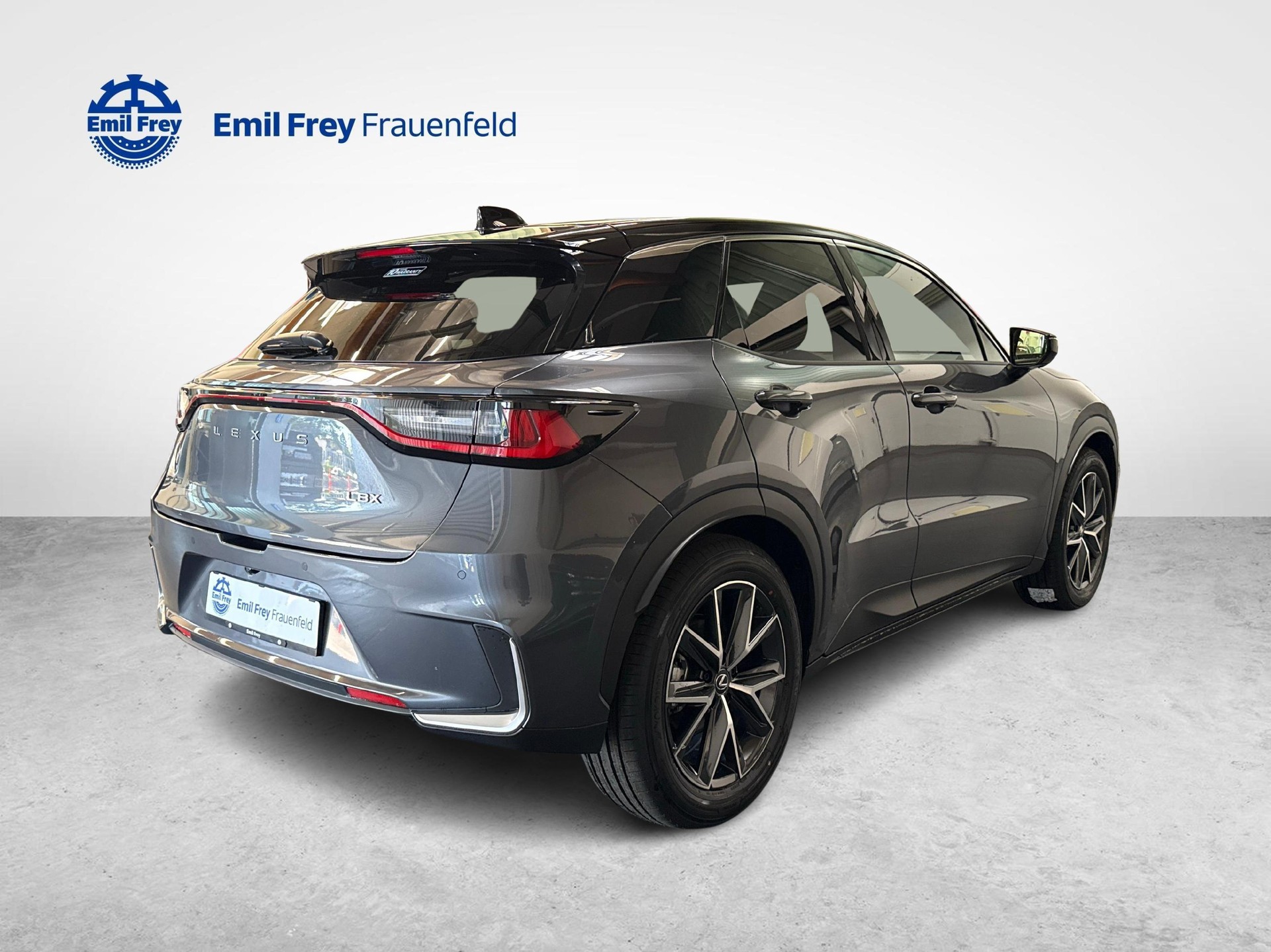 LEXUS LBX 1.5 Hybrid Cool AWD-image-4