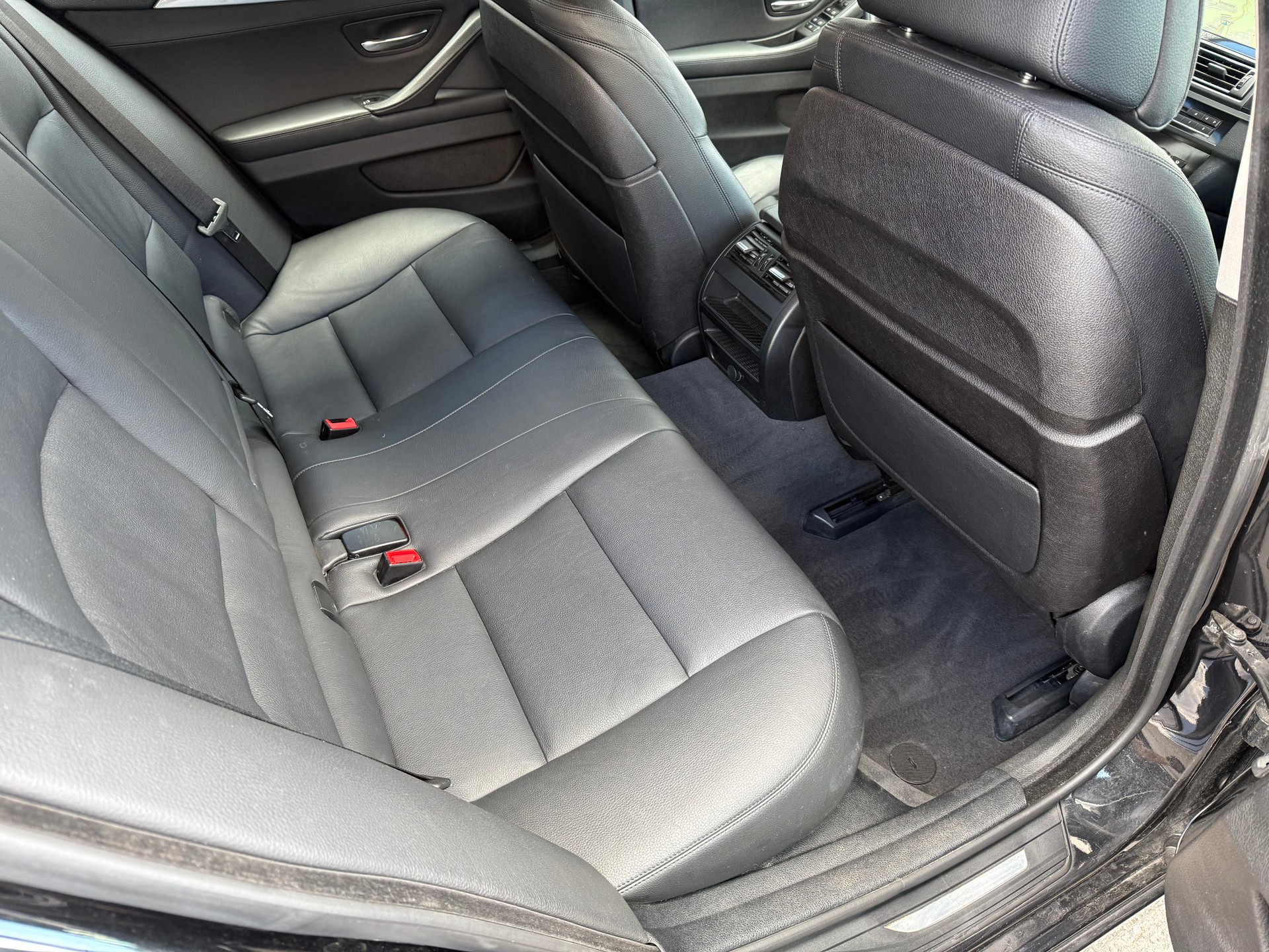 BMW 528i Touring xDrive Modern Line Steptronic-image-10