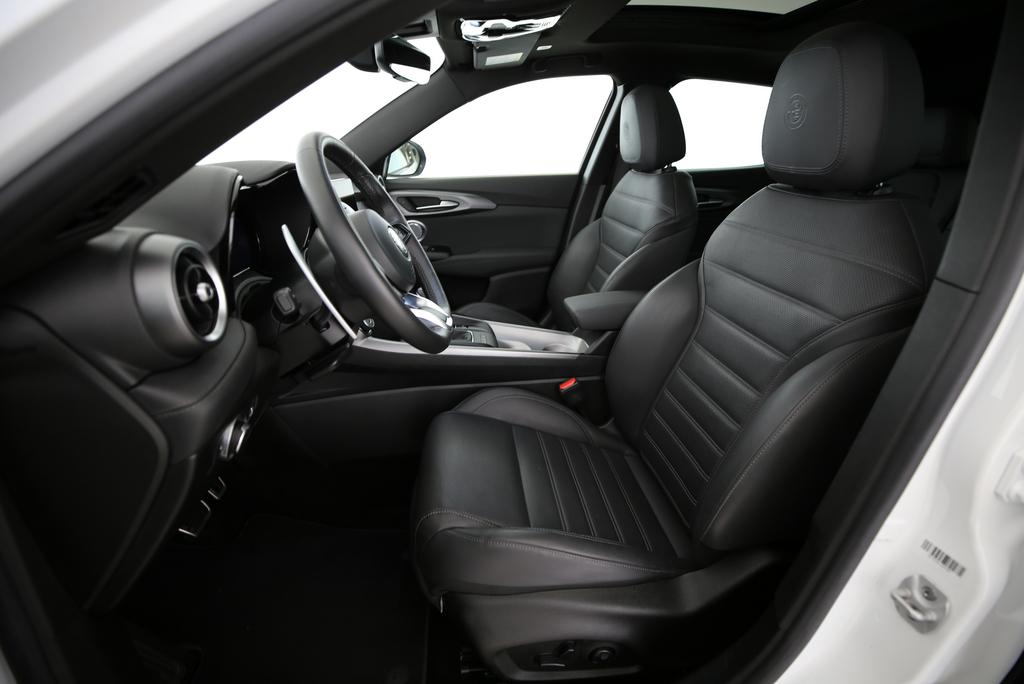 ALFA ROMEO Tonale 1.3 Plug-in Hybrid Veloce Q4-showroom-element-3