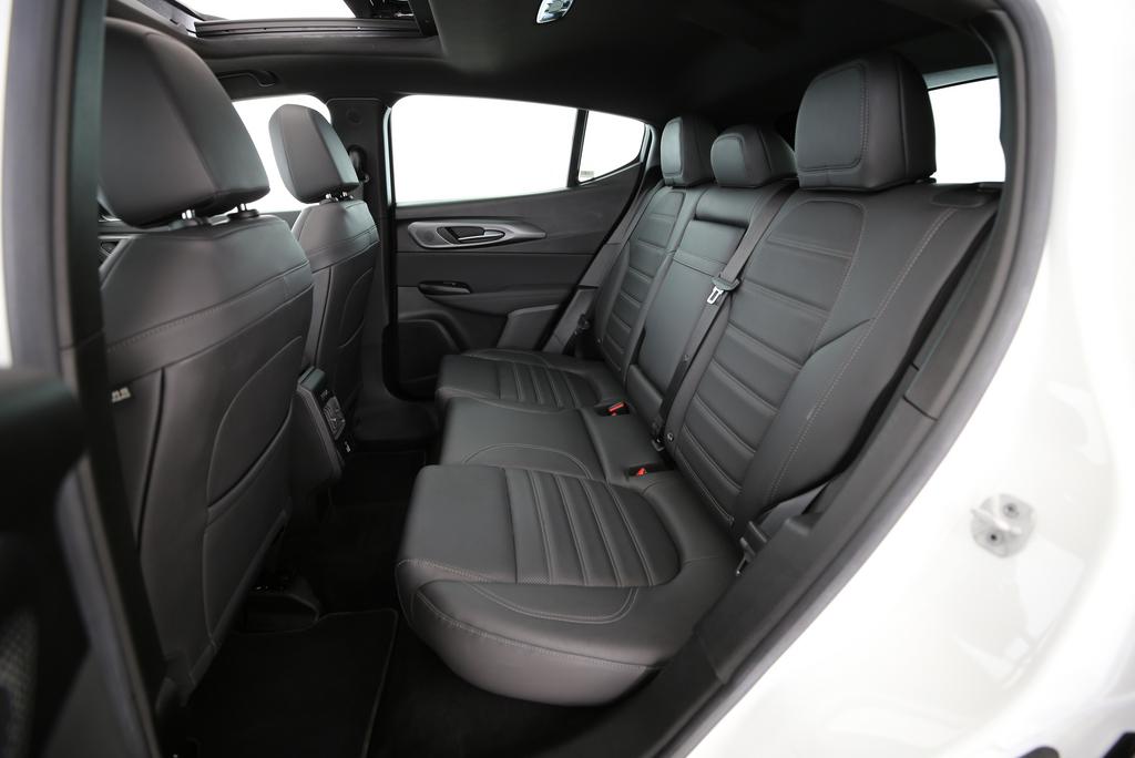 ALFA ROMEO Tonale 1.3 Plug-in Hybrid Veloce Q4-image-9