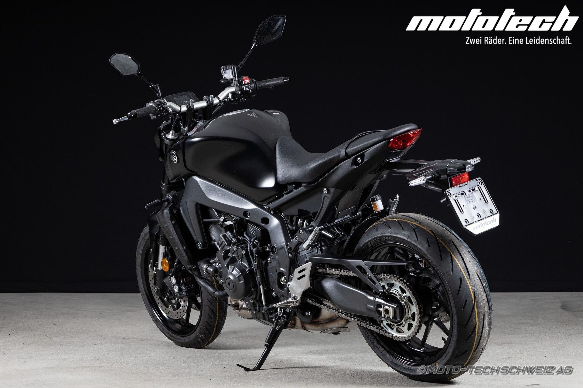 YAMAHA MT-09-showroom-element-3