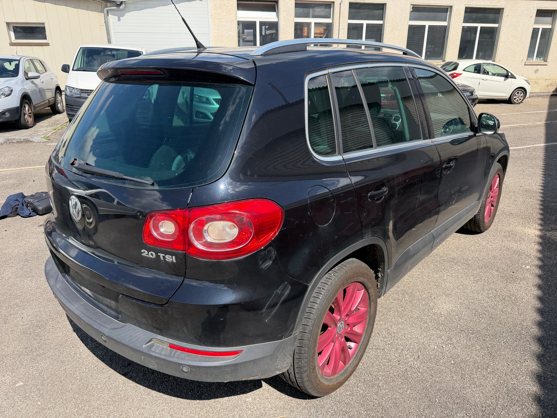 VW Tiguan 2.0 TSI Sport&Style-image-3
