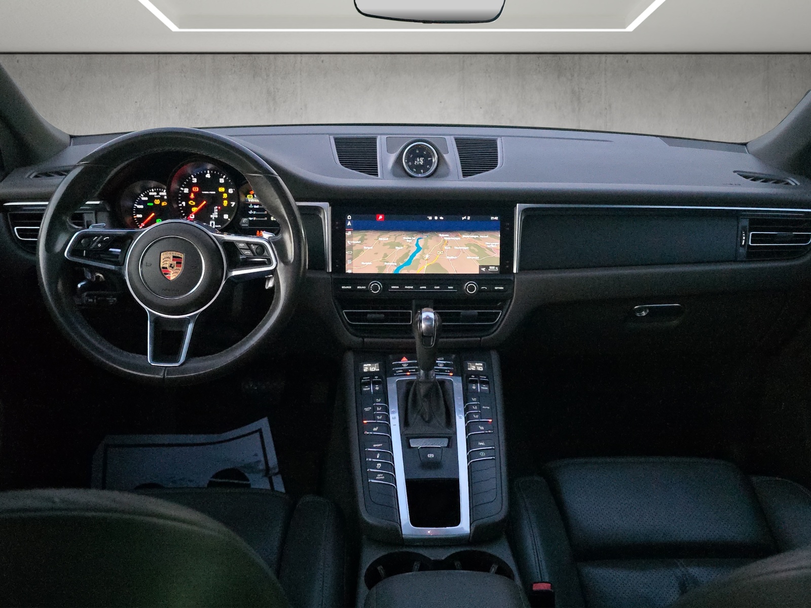 PORSCHE Macan PDK-image-8