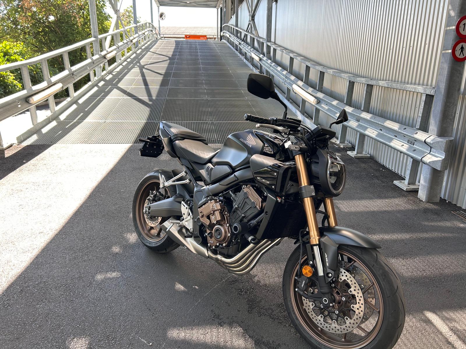 HONDA CBR 650