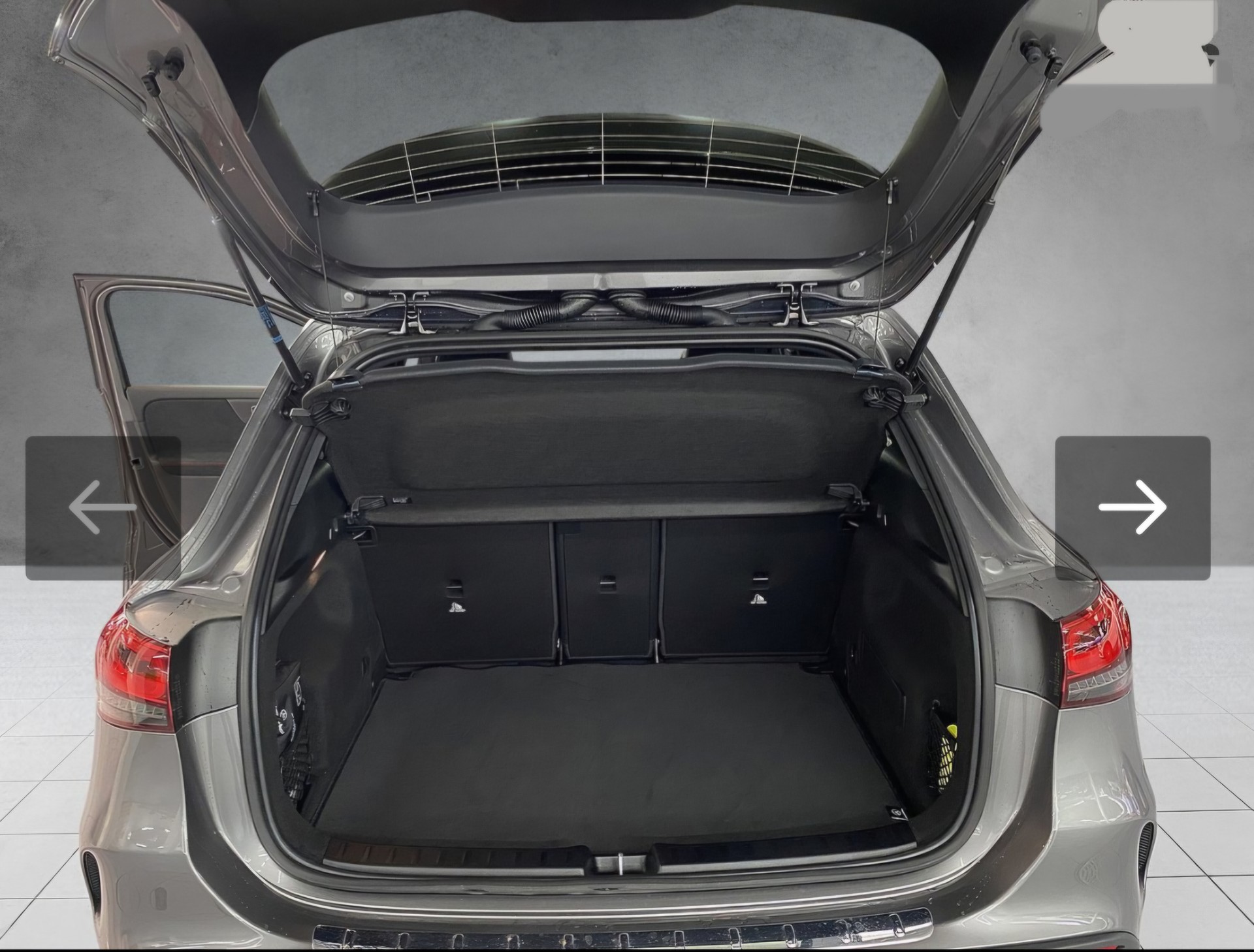 MERCEDES-BENZ GLA 250 e AMG Line-image-3