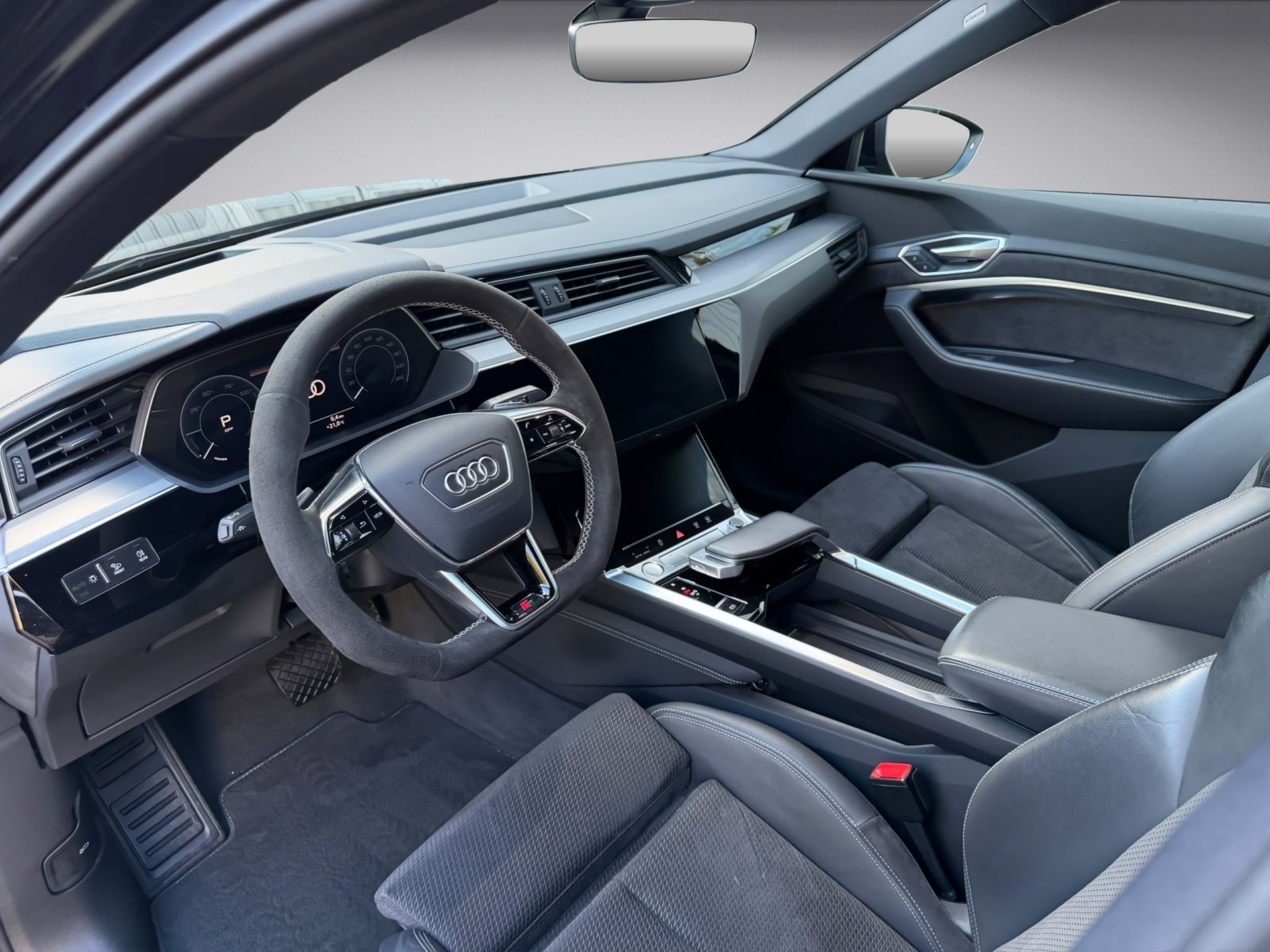 AUDI e-tron 55 Sportback S Line quattro * 22 Zoll Vossen Räder * All Black Everything *-image-9