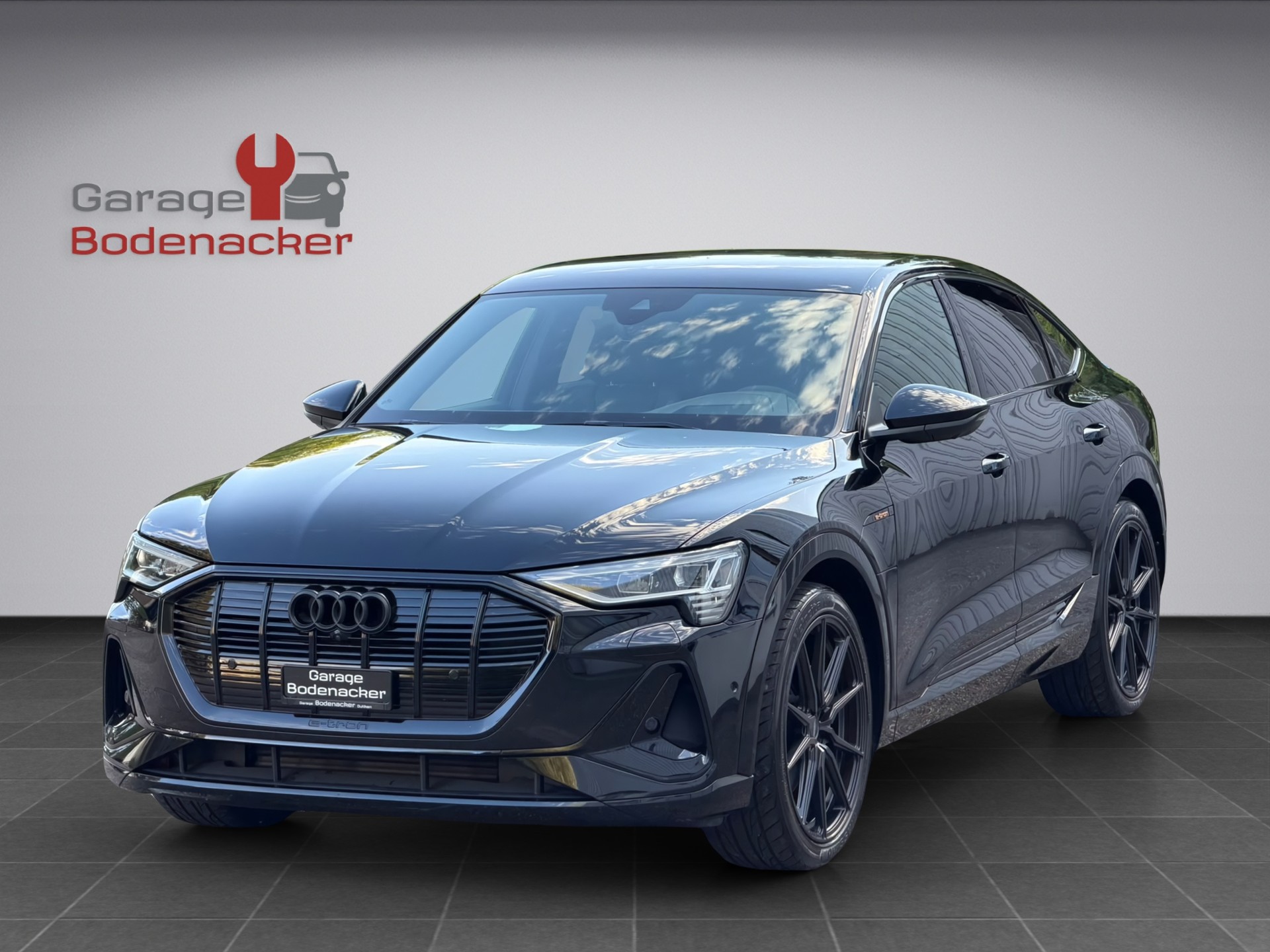 AUDI e-tron 55 Sportback S Line quattro * 22 Zoll Vossen Räder * All Black Everything *-image-2