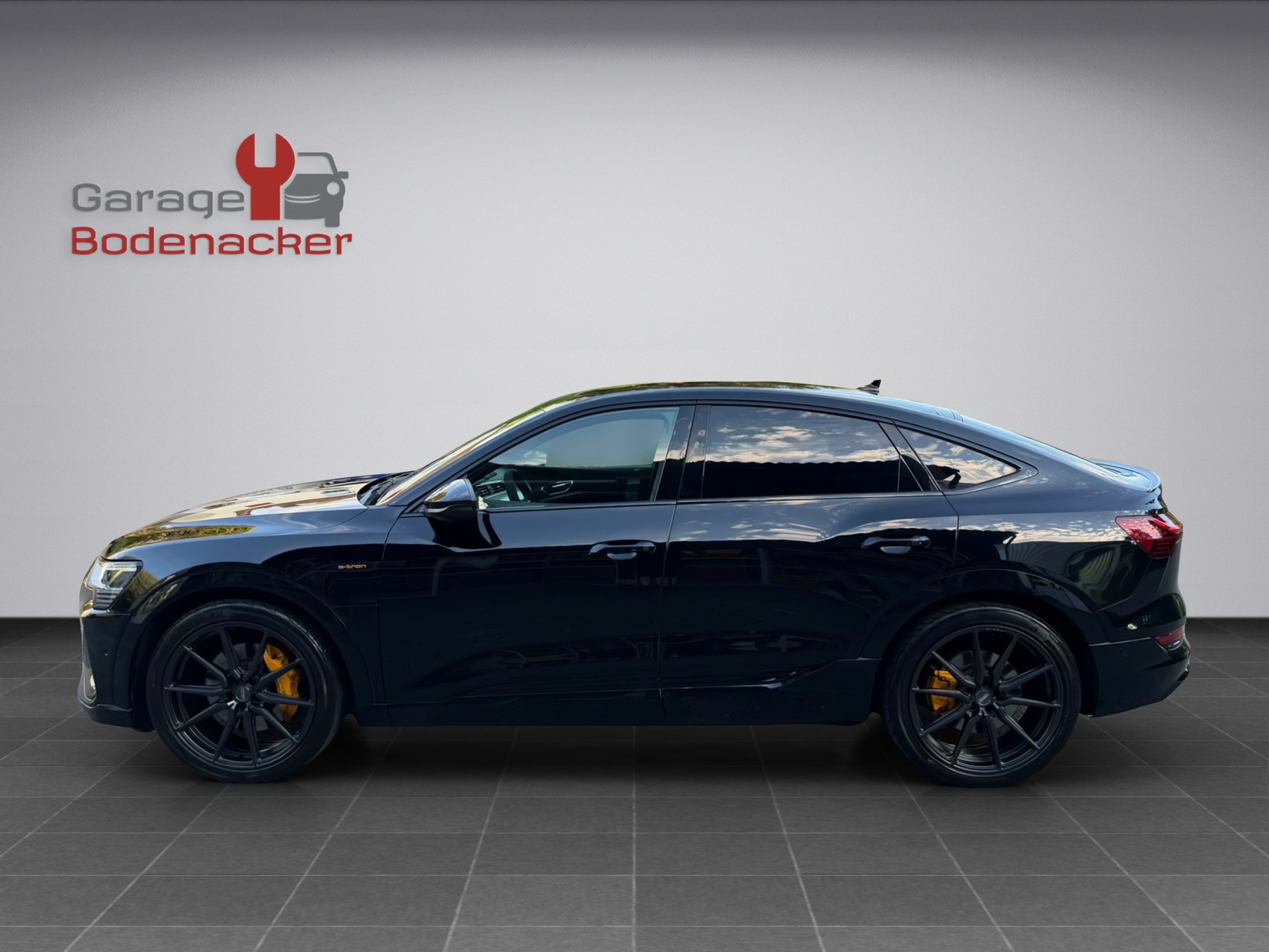 AUDI e-tron 55 Sportback S Line quattro * 22 Zoll Vossen Räder * All Black Everything *-image-3
