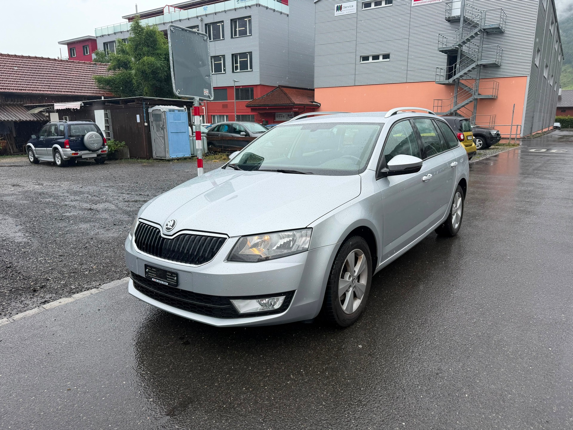 SKODA Octavia Combi 2.0 TDI Fresh 4x4-image-1