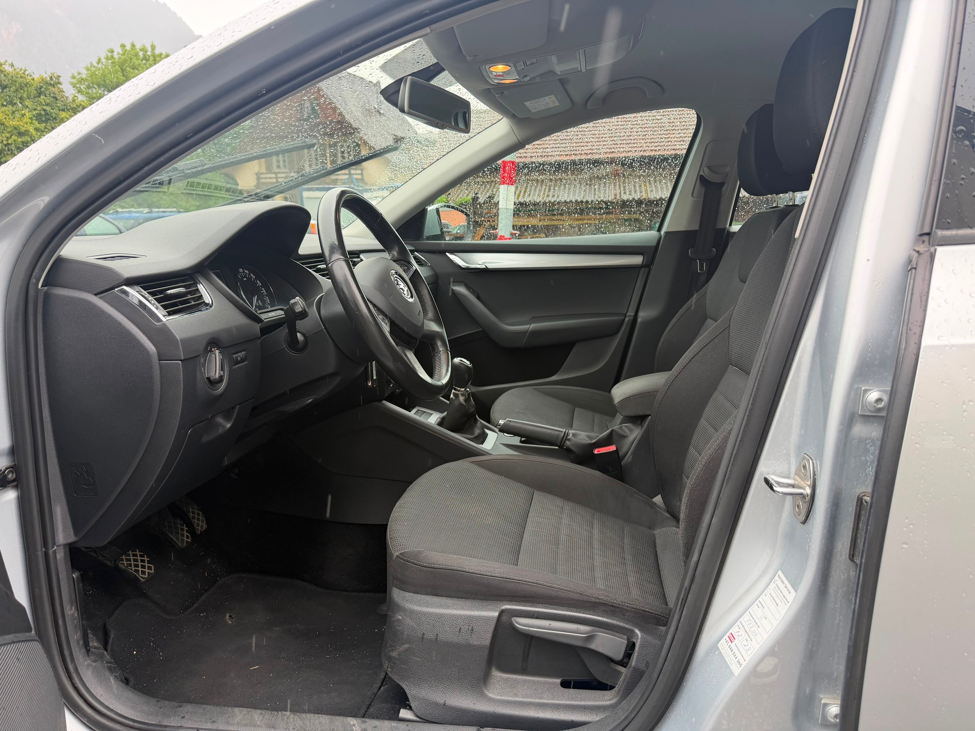 SKODA Octavia Combi 2.0 TDI Fresh 4x4-image-6