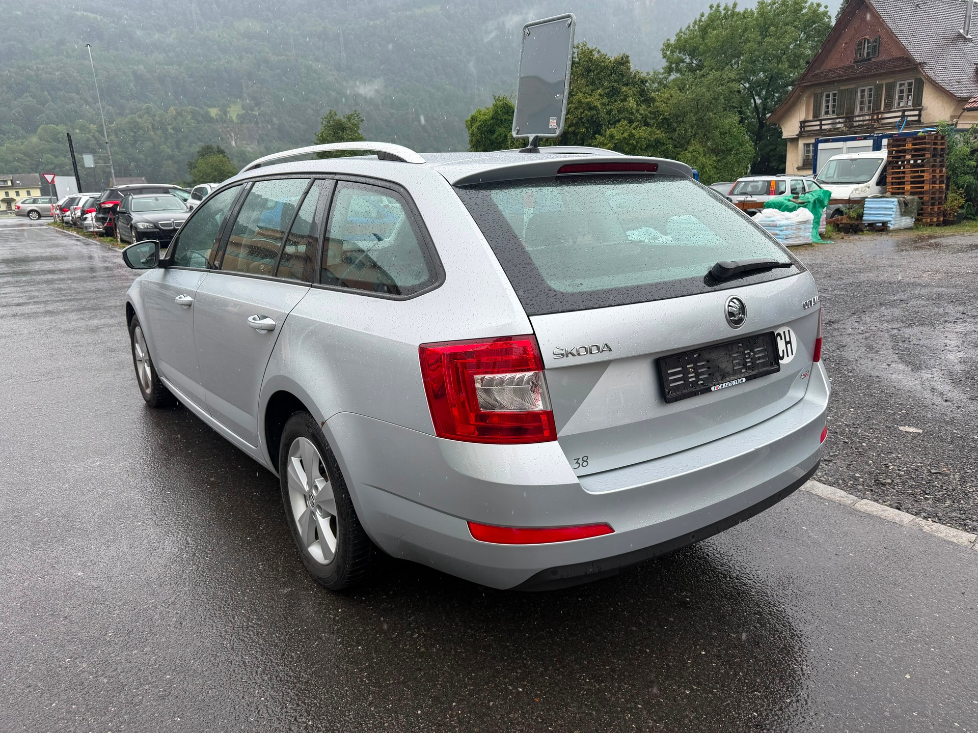 SKODA Octavia Combi 2.0 TDI Fresh 4x4-image-3