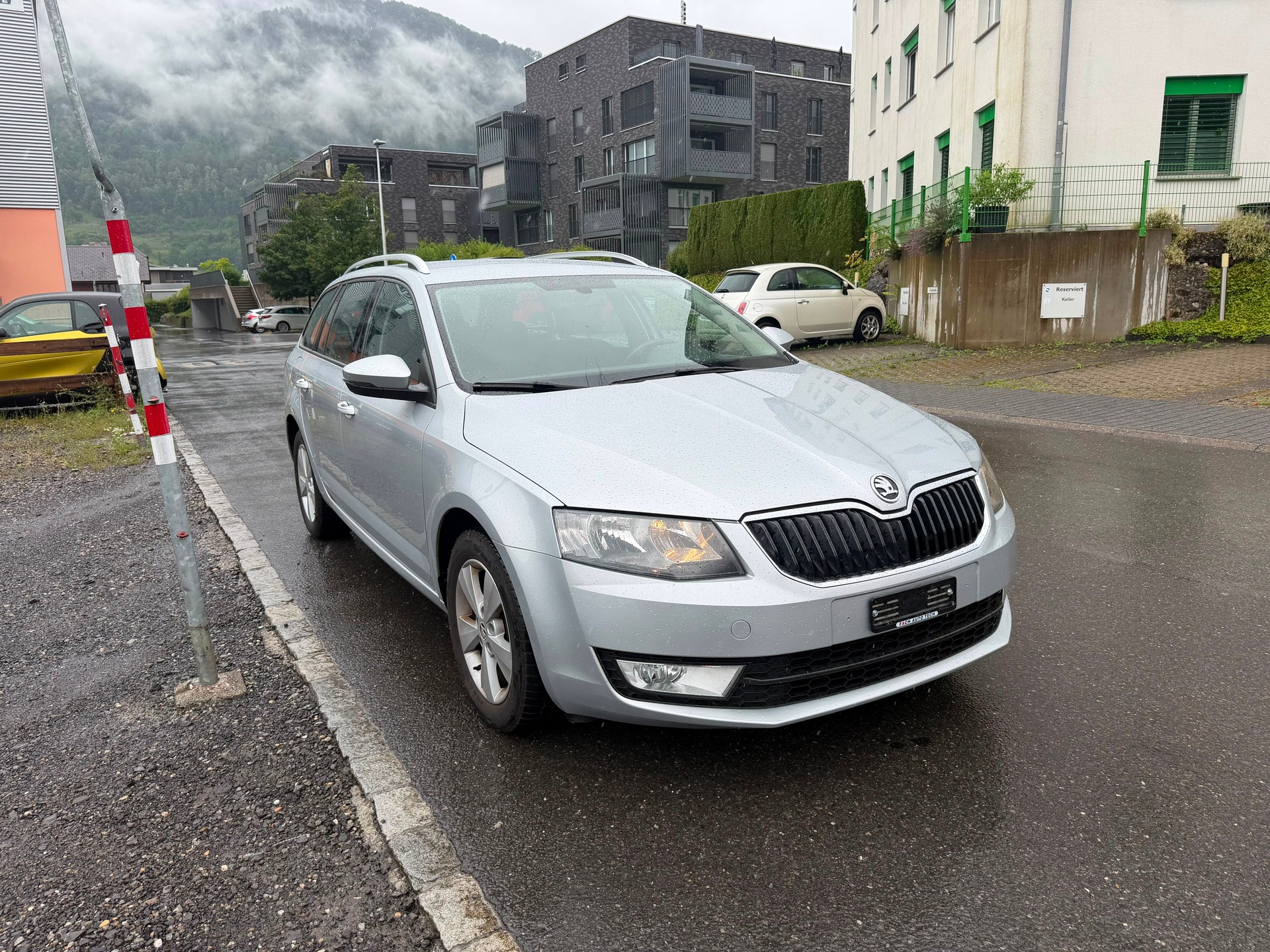 SKODA Octavia Combi 2.0 TDI Fresh 4x4-image-0