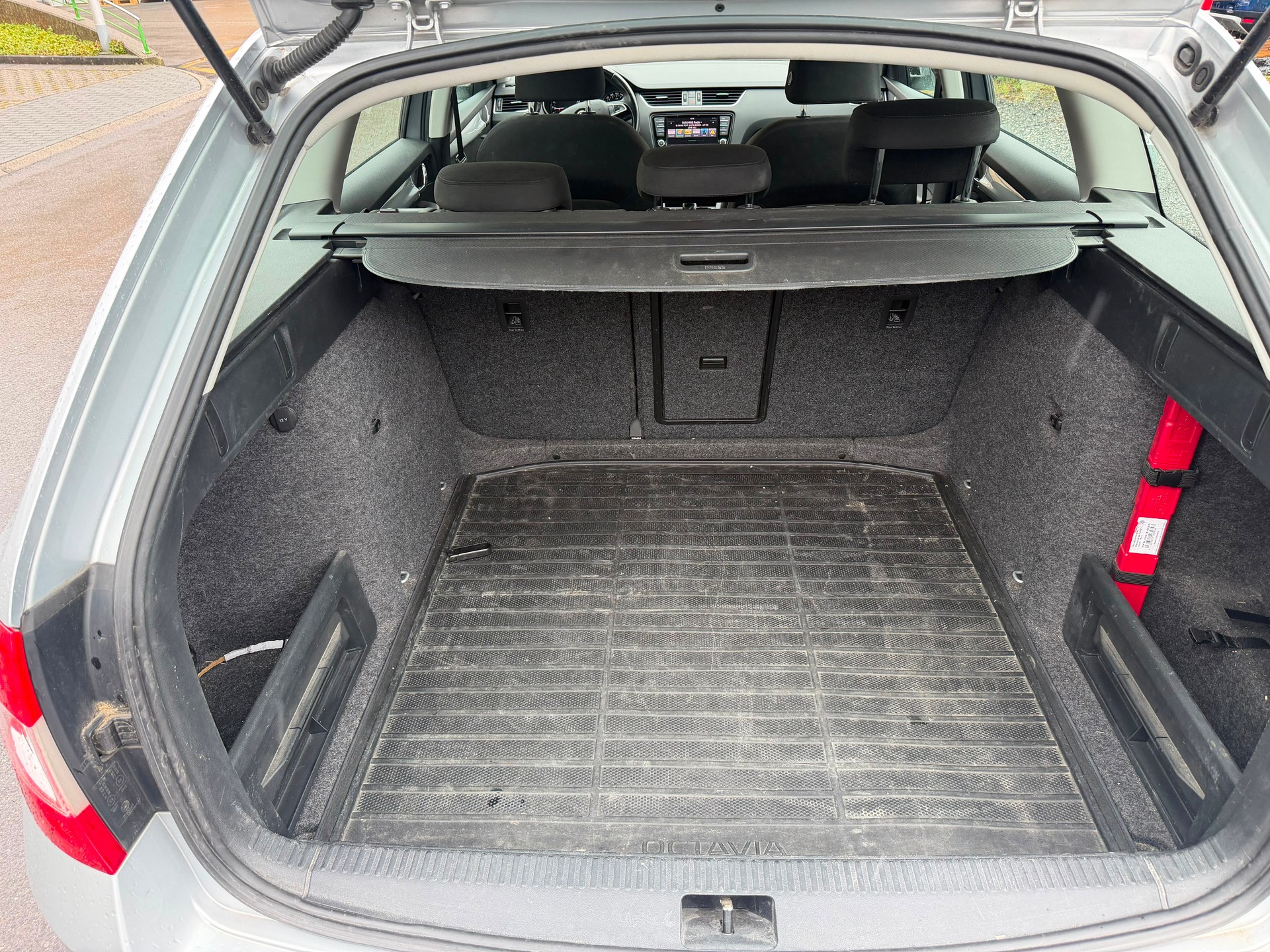 SKODA Octavia Combi 2.0 TDI Fresh 4x4-image-4