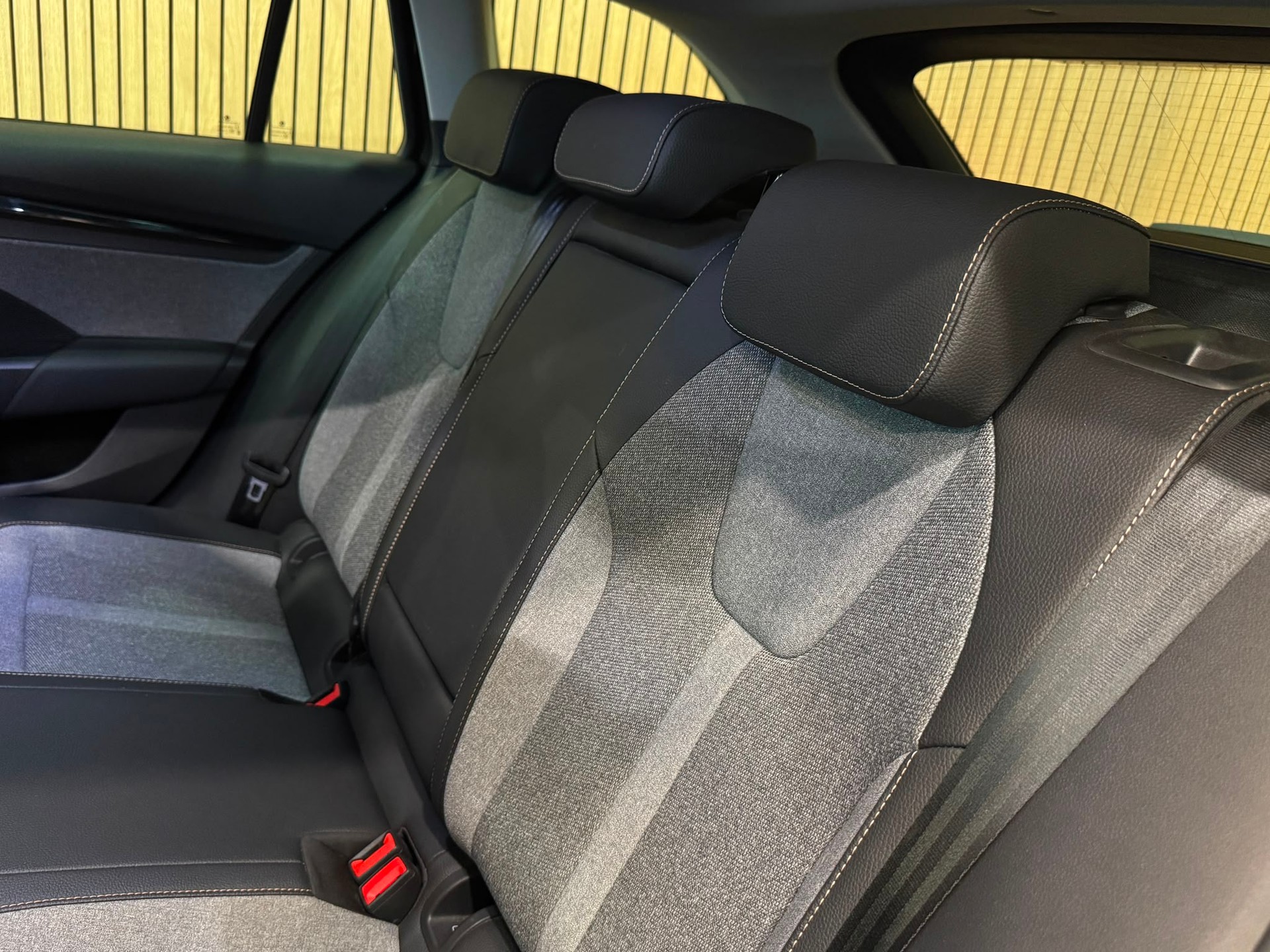 SKODA Octavia Combi 1.5 TSI mHEV DSG Selection-image-23